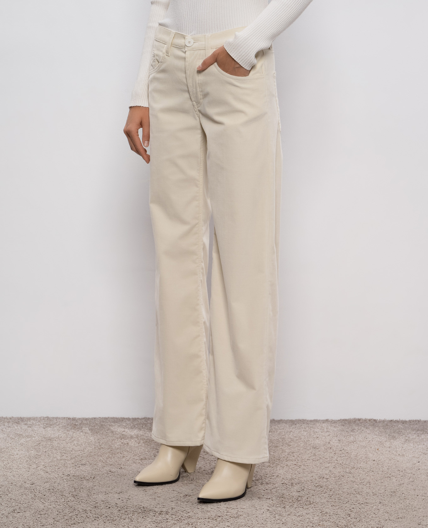 Jacklyn beige corduroy flared pants Dondup
Jacklyn beige corduroy flared pants Dondup