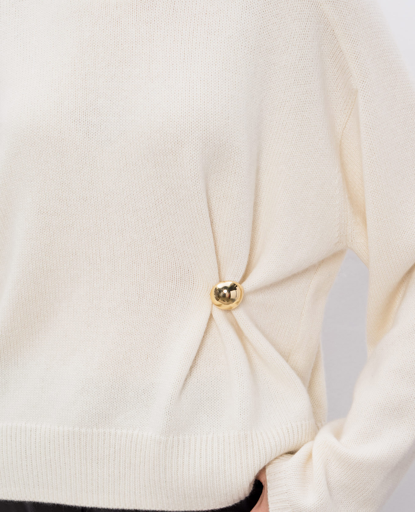 White cashmere sweater BILL Loulou de Saison
White cashmere sweater BILL Loulou de Saison