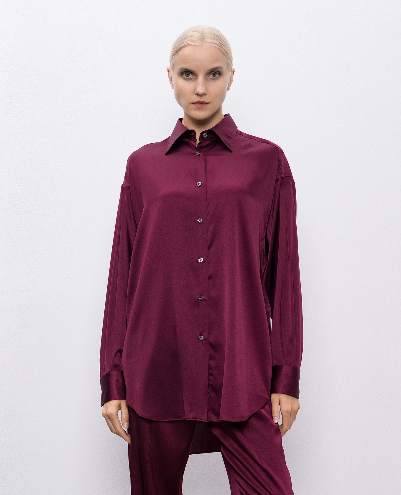 Burgundy silk blouse Tom Ford
Burgundy silk blouse Tom Ford