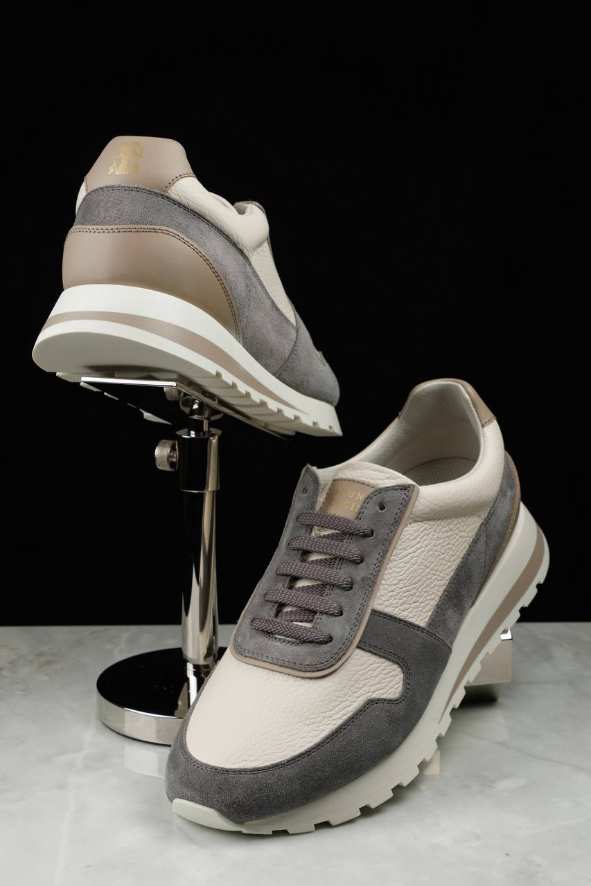 White leather sneakers with logo emblem Brunello Cucinelli
White leather sneakers with logo emblem Brunello Cucinelli