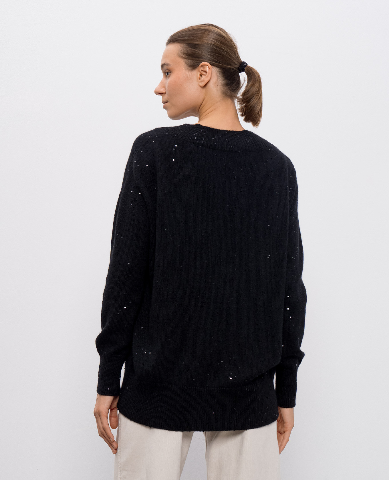 Black cashmere and silk pullover with sequins Brunello Cucinelli
Black cashmere and silk pullover with sequins Brunello Cucinelli