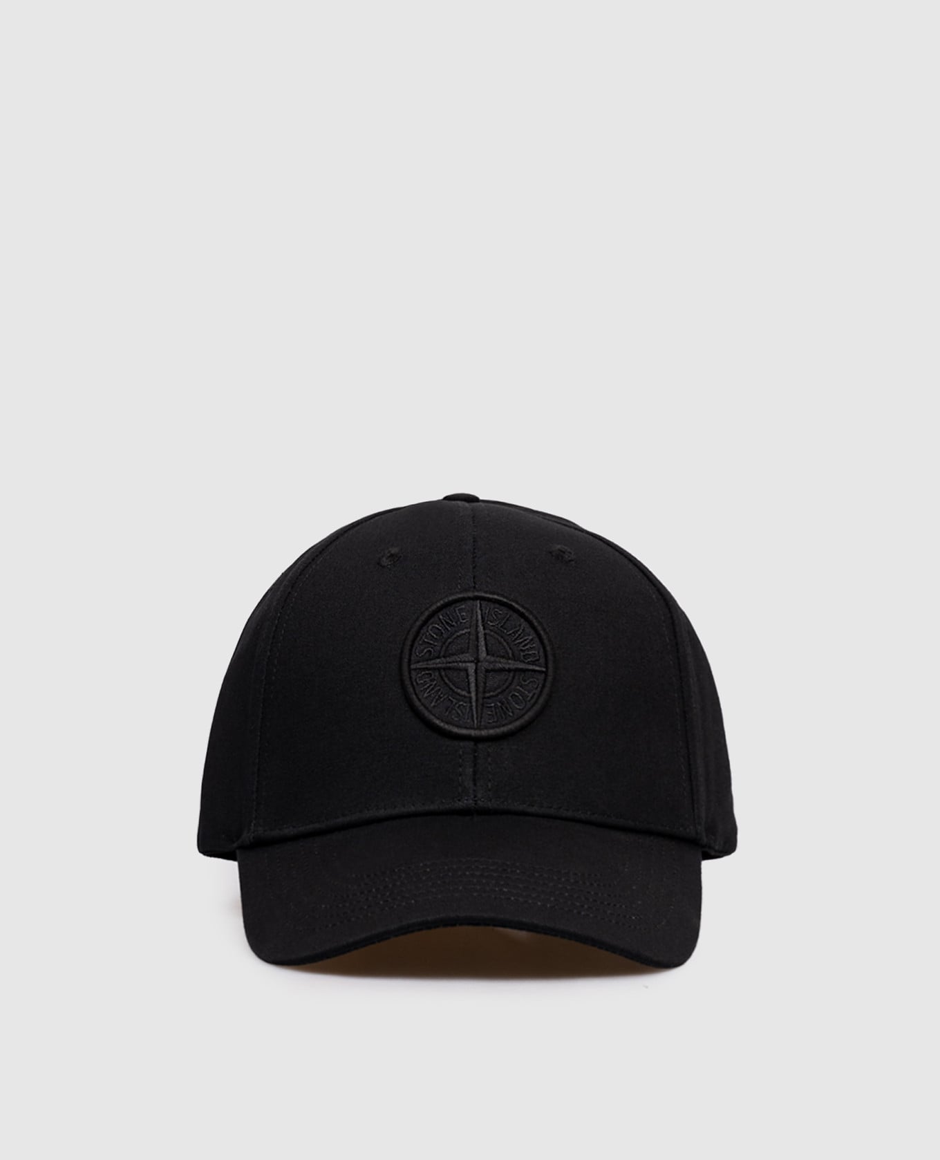 Black cap with embroidered emblem Stone Island
Black cap with embroidered emblem Stone Island
