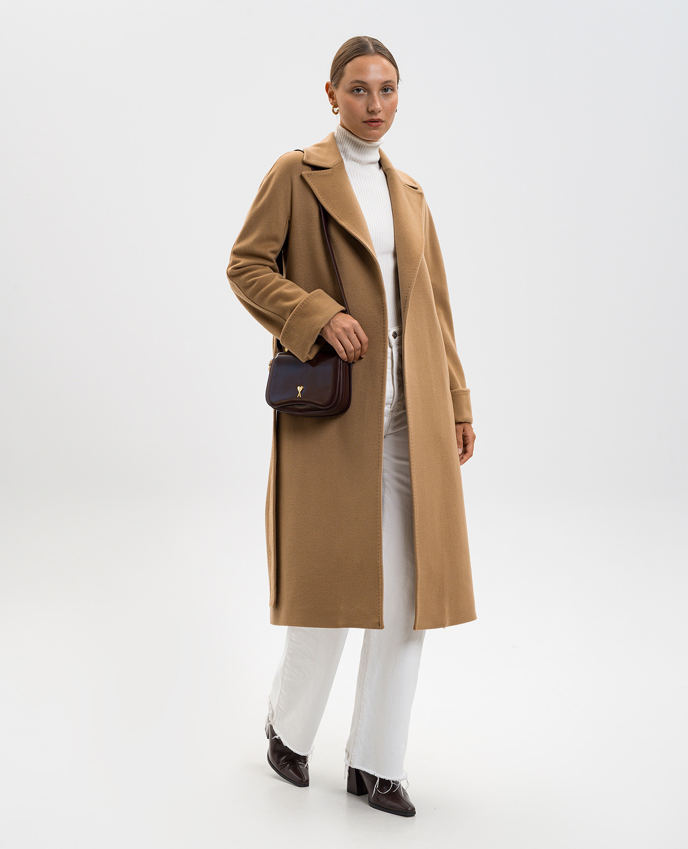 Brown cashmere coat Heresis
Brown cashmere coat Heresis