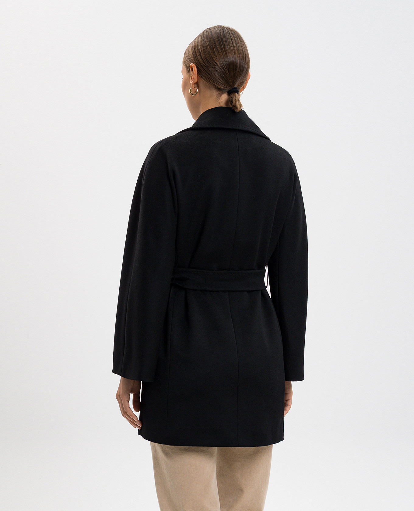 Black wool coat with a smell Heresis
Black wool coat with a smell Heresis