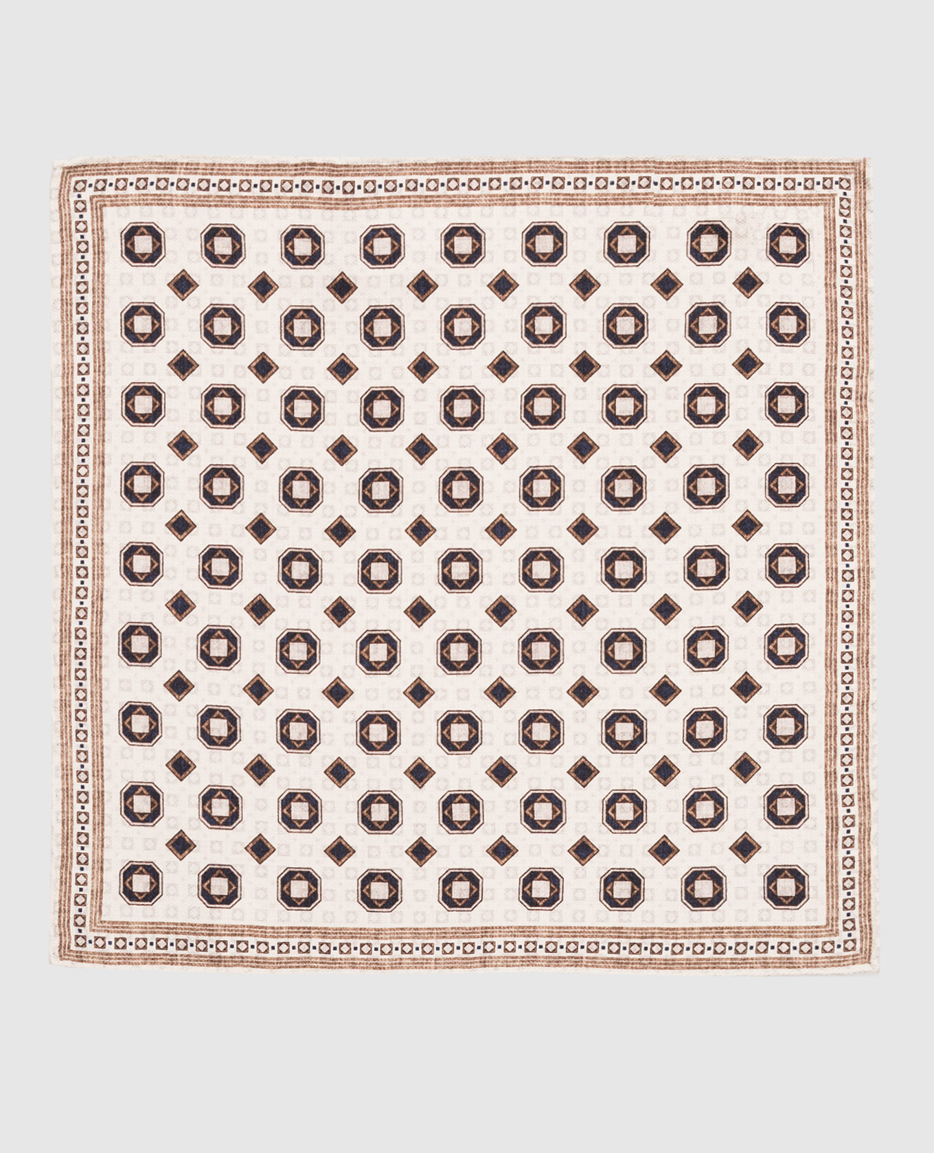 Beige double-sided pache scarf made of silk in a geometric pattern Brunello Cucinelli
Beige double-sided pache scarf made of silk in a geometric pattern Brunello Cucinelli