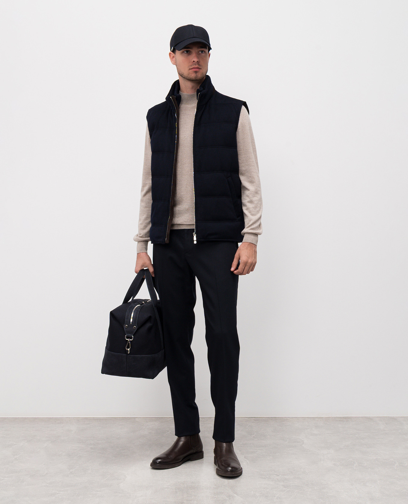 Beige wool jumper with logo Enrico Mandelli
Beige wool jumper with logo Enrico Mandelli