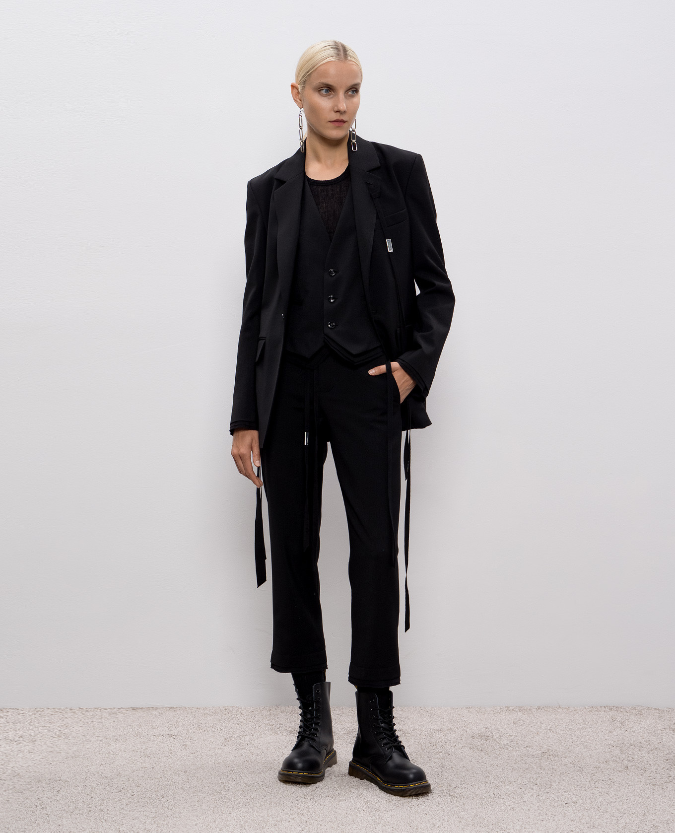 Elin black double-breasted wool jacket Ann Demeulemeester
Elin black double-breasted wool jacket Ann Demeulemeester