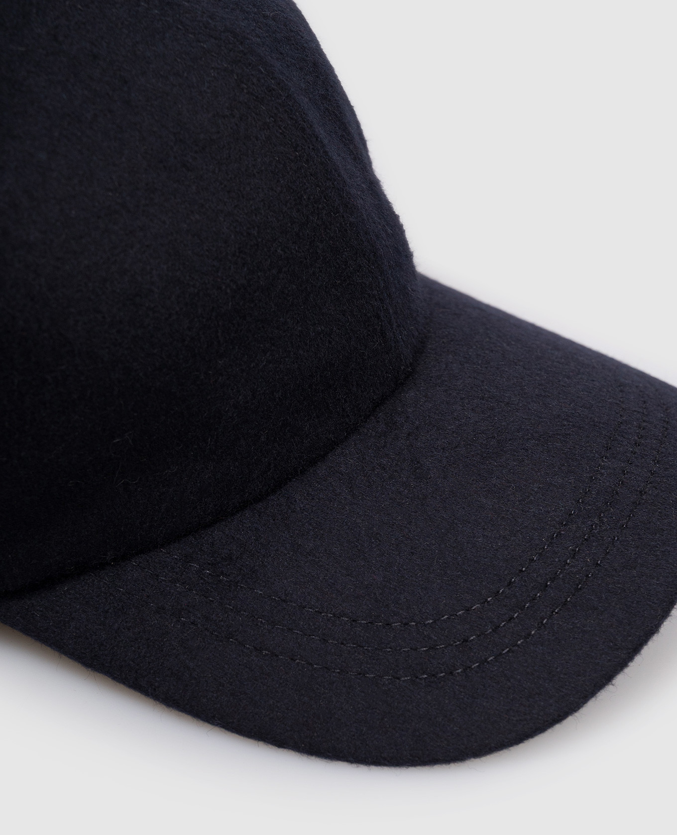 Blue cashmere cap Cashmere&Whiskey
Blue cashmere cap Cashmere&Whiskey