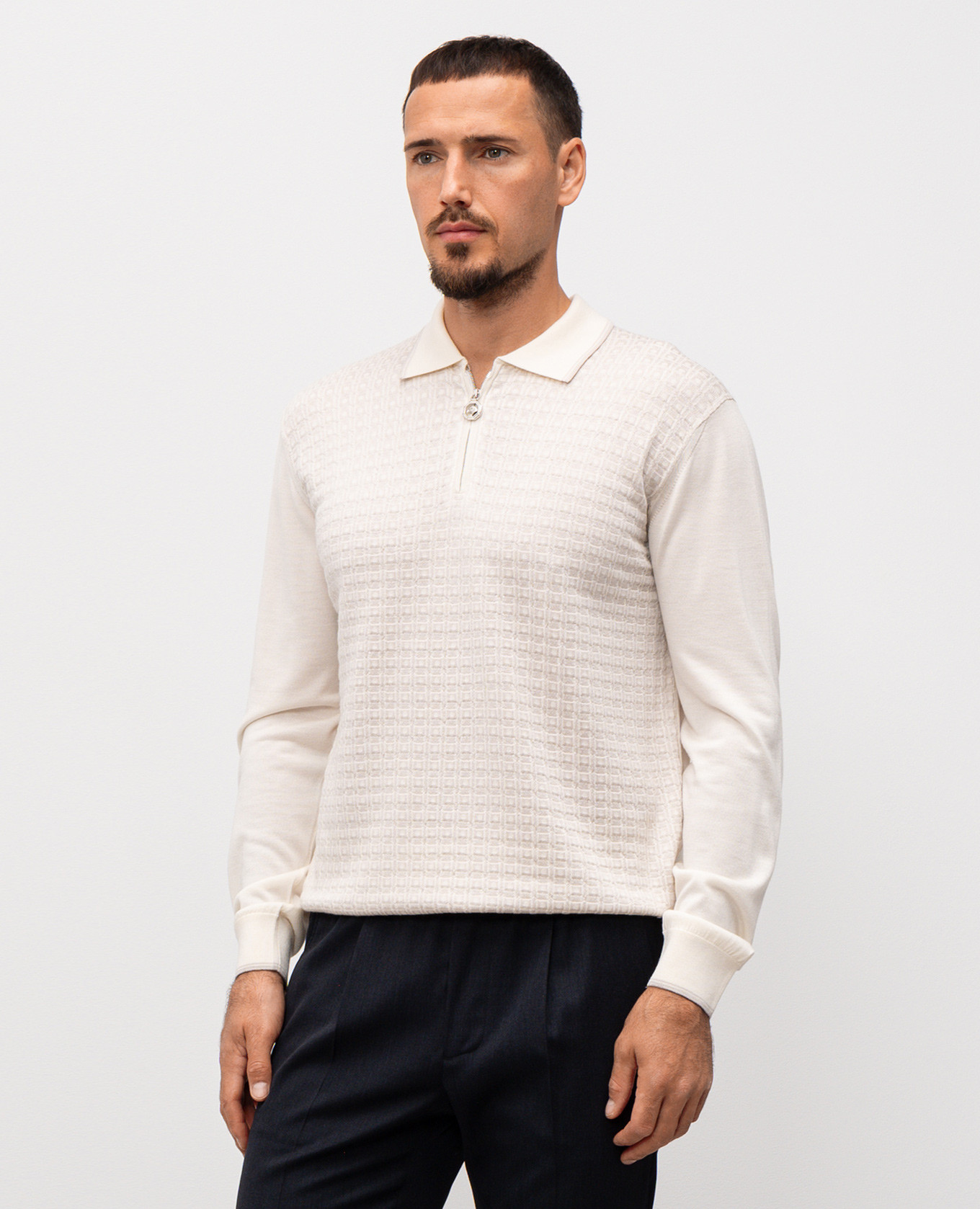 Beige polo shirt made of wool, silk and cashmere in a pattern Stefano Ricci
Beige polo shirt made of wool, silk and cashmere in a pattern Stefano Ricci