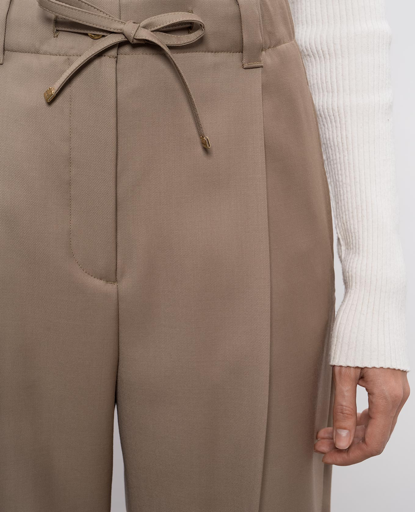 Khaki wool pants Moncler
Khaki wool pants Moncler