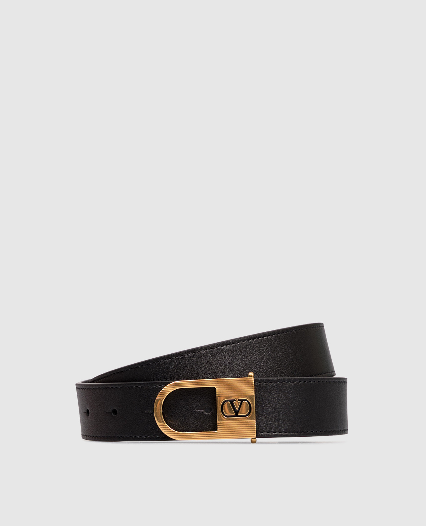 Black leather belt with emblem Valentino
Black leather belt with emblem Valentino