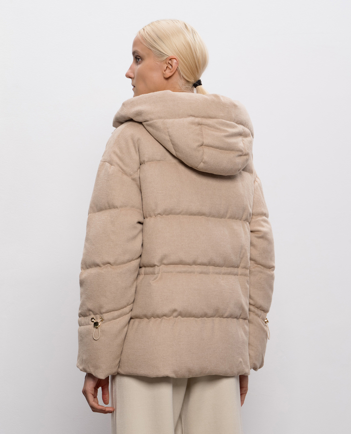 Beige quilted down jacket made of silk and camel wool Be Florence
Beige quilted down jacket made of silk and camel wool Be Florence