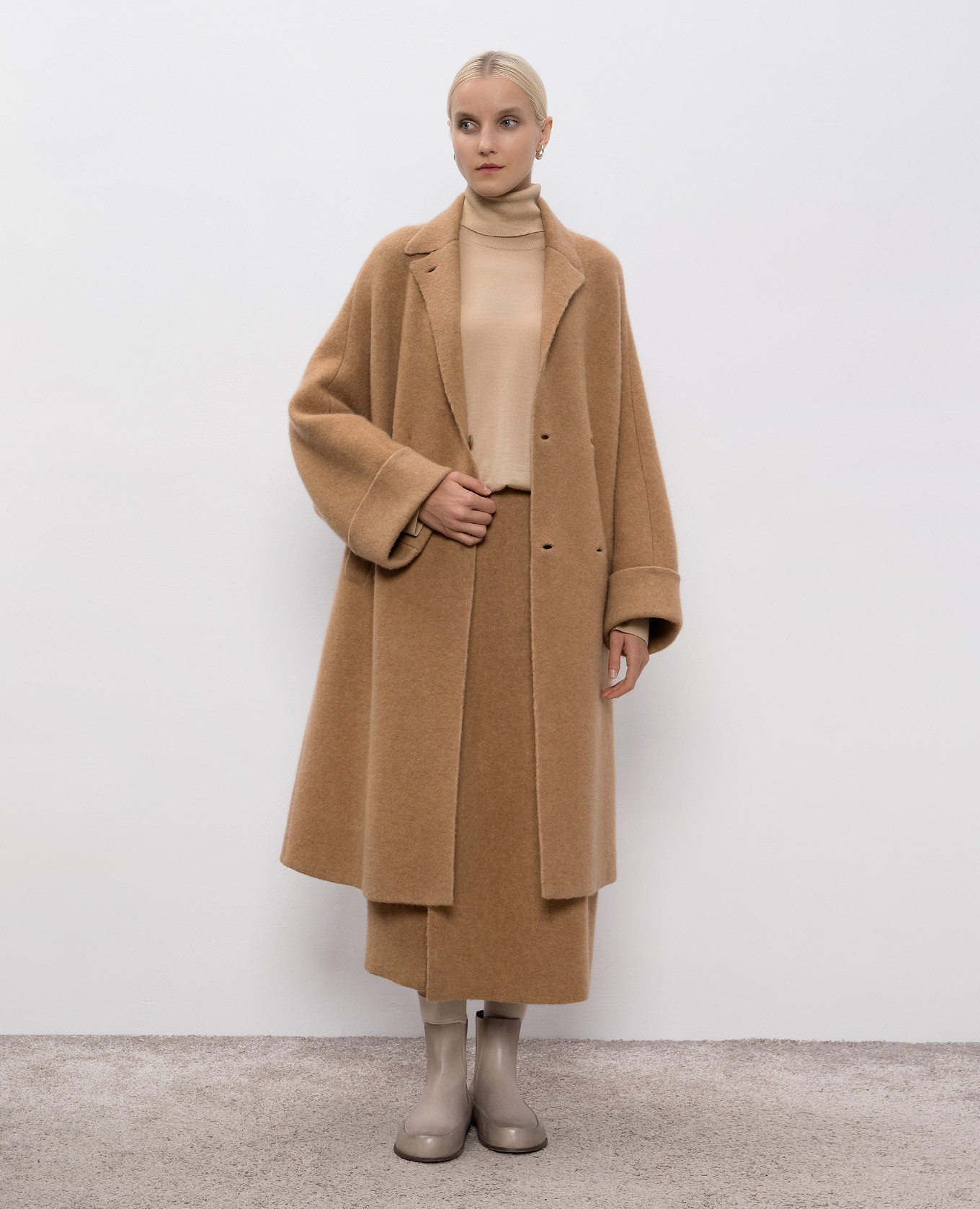 Brown camel wool and silk skirt BOBOUTIC
Brown camel wool and silk skirt BOBOUTIC
