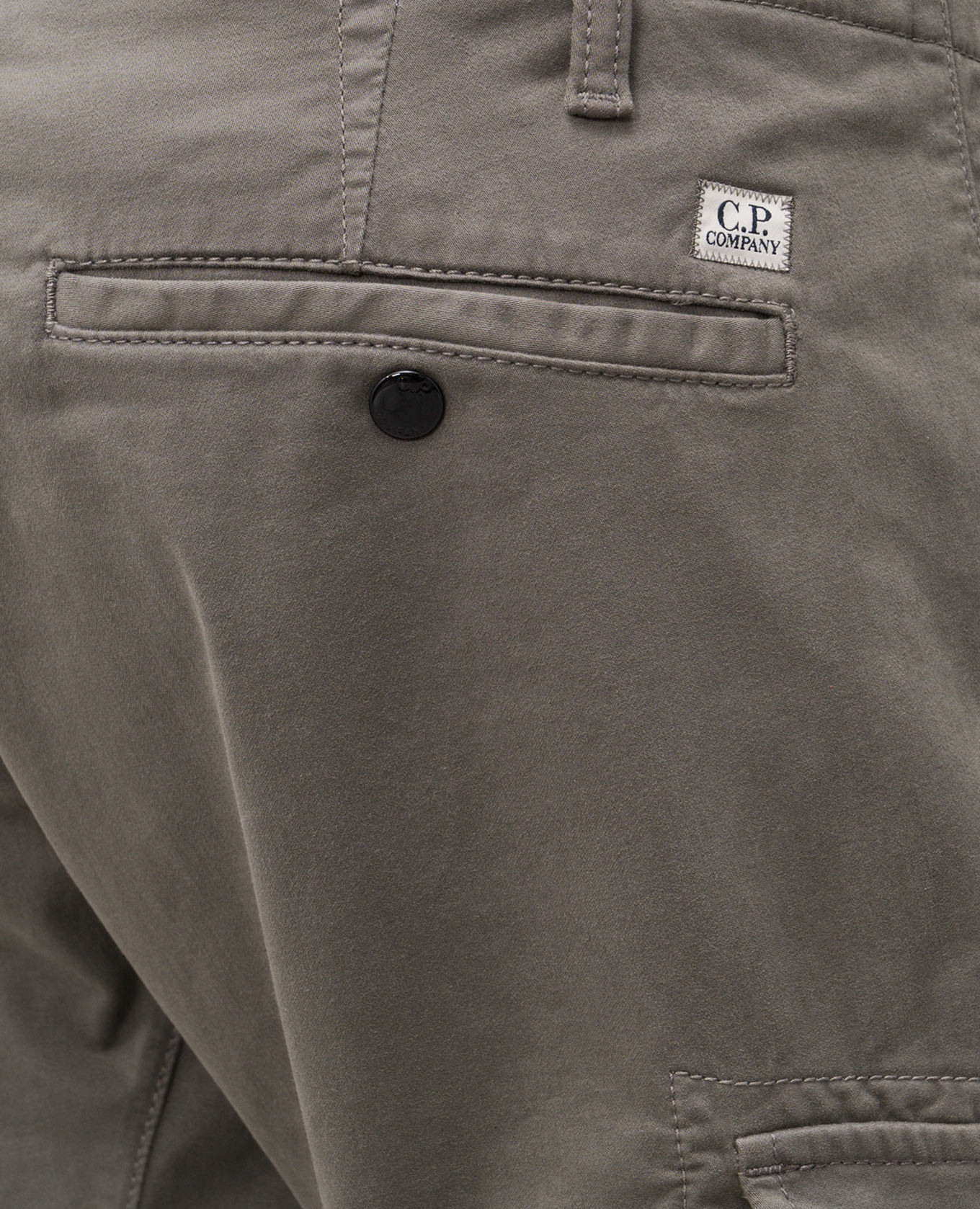 Khaki cargo with logo C.P. Company 
Khaki cargo with logo C.P. Company