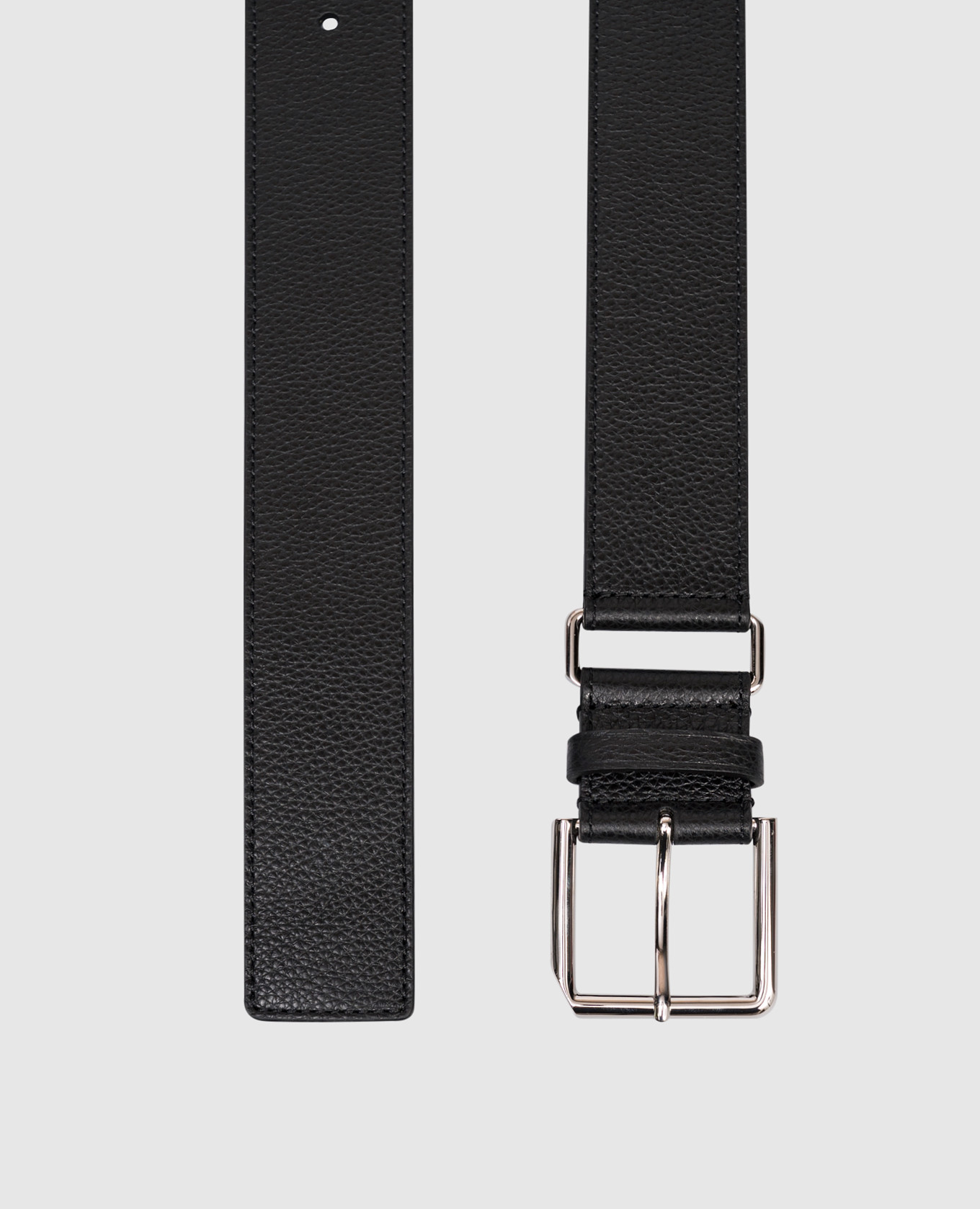 Black leather belt with logo engraving Givenchy
Black leather belt with logo engraving Givenchy