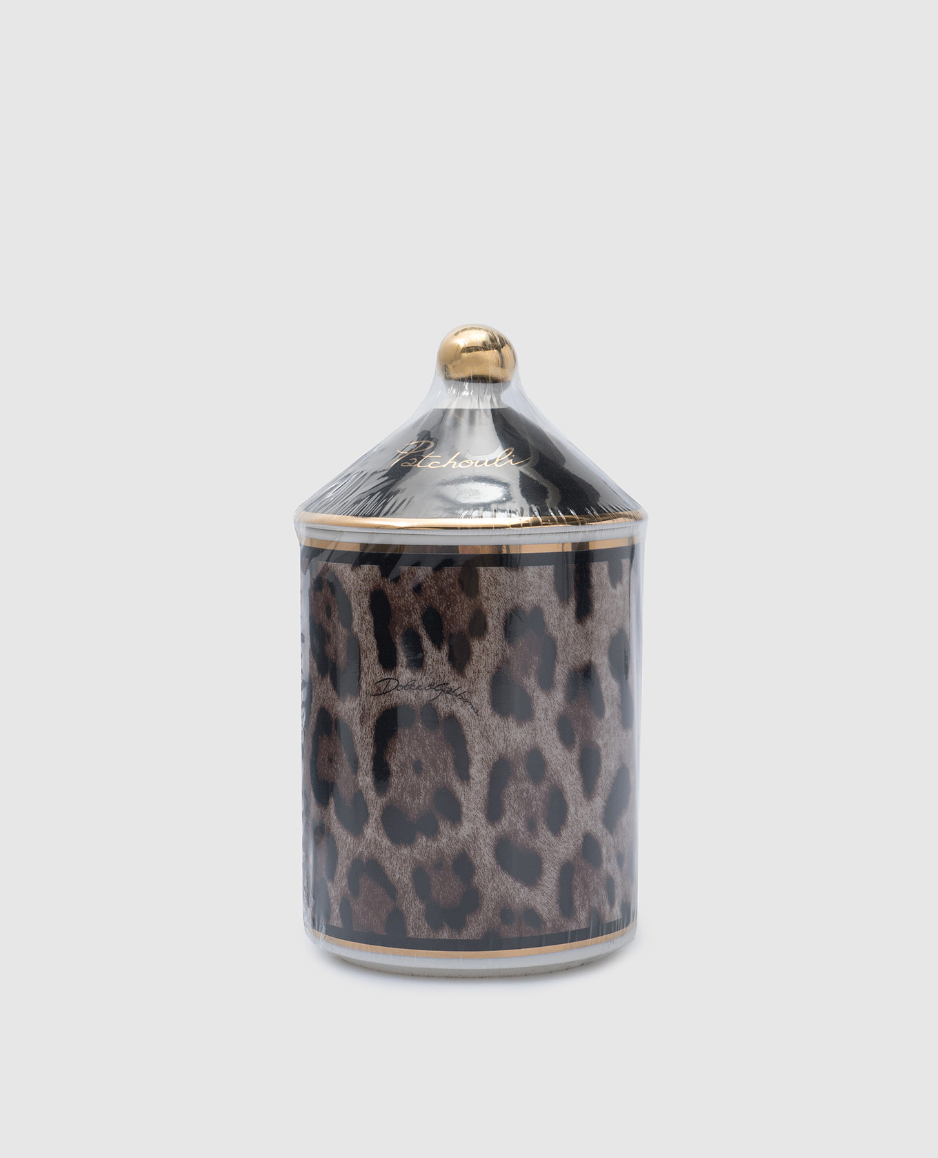 Scented candle with patchouli scent in a porcelain candle holder Dolce&Gabbana, Brown
Scented candle with patchouli scent in a porcelain candle holder Dolce&Gabbana, Brown