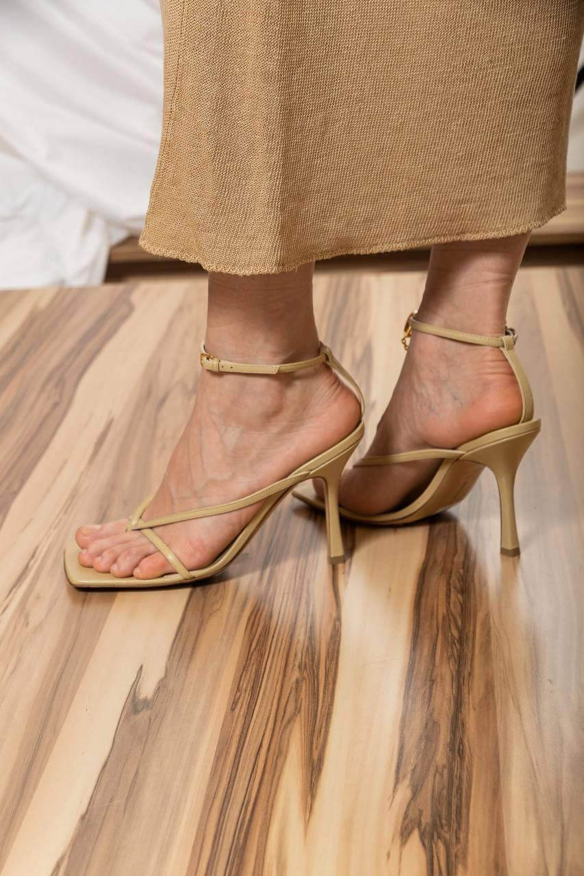 Beige leather sandals Bottega Veneta
Beige leather sandals Bottega Veneta