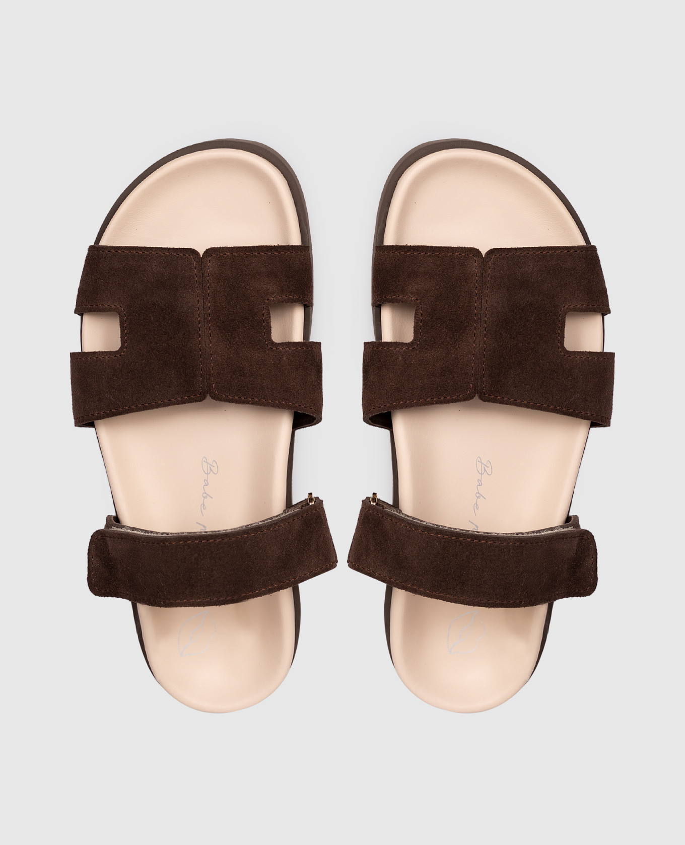 Brown suede flip-flops Babe Pay Pls
Brown suede flip-flops Babe Pay Pls