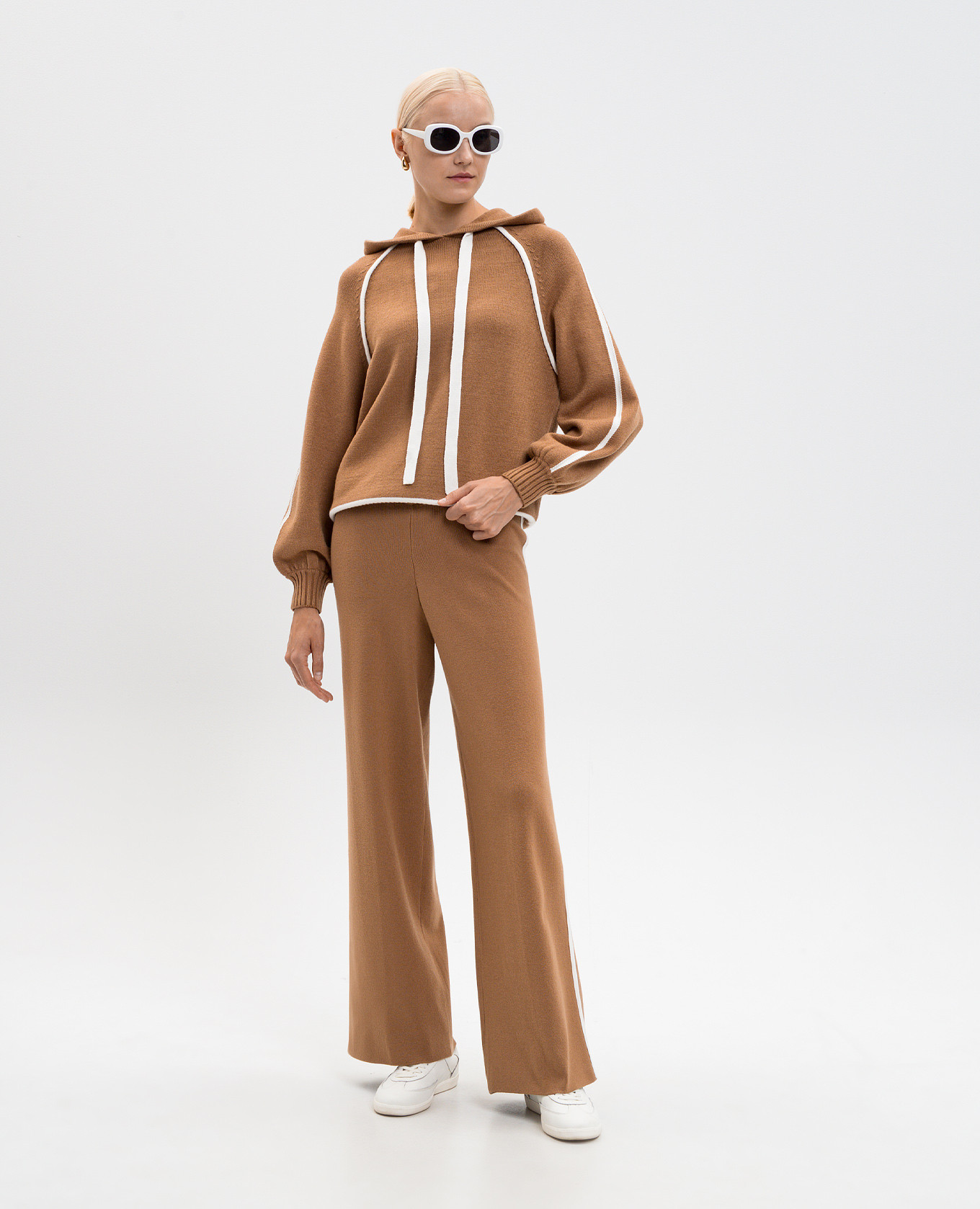 Brown hoodie with edging Twinset
Brown hoodie with edging Twinset