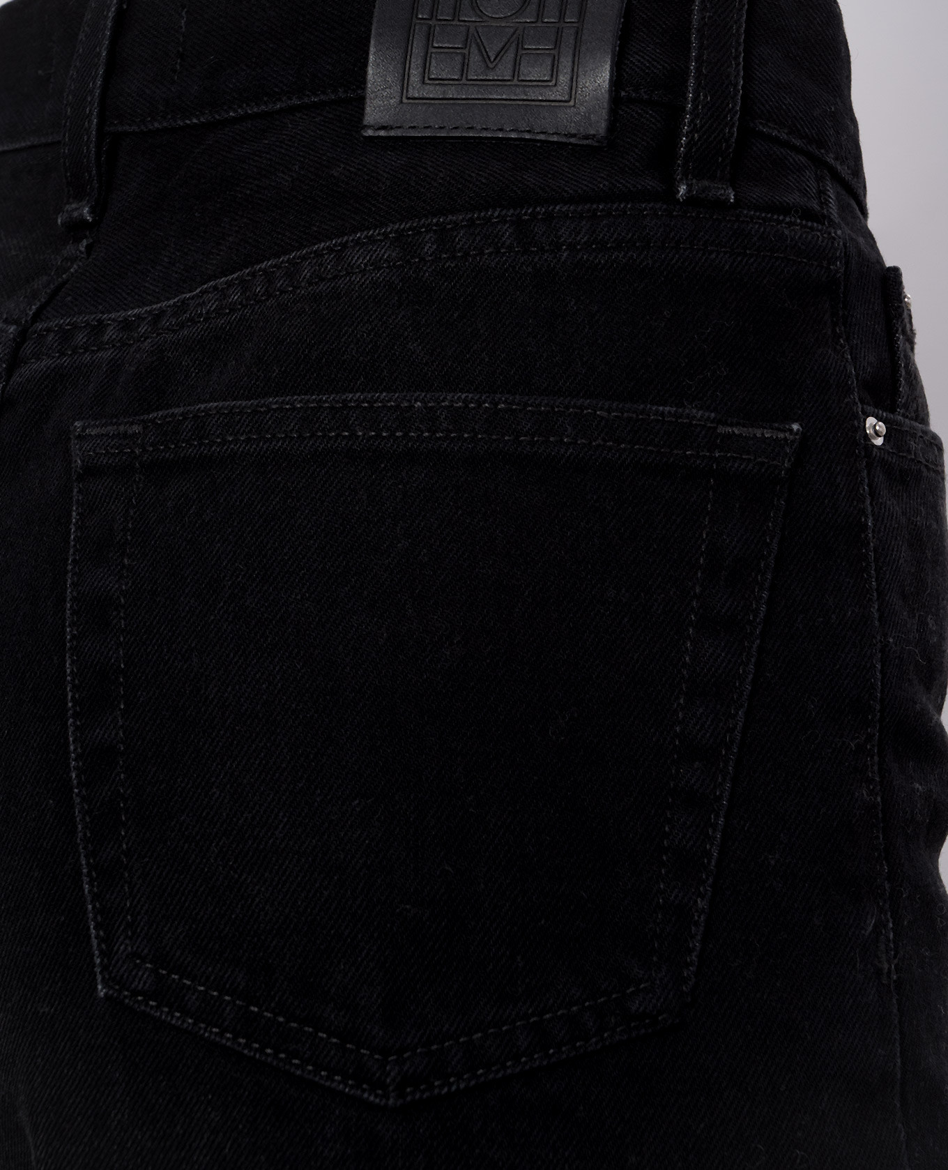 Black jeans with logo patch Toteme
Black jeans with logo patch Toteme