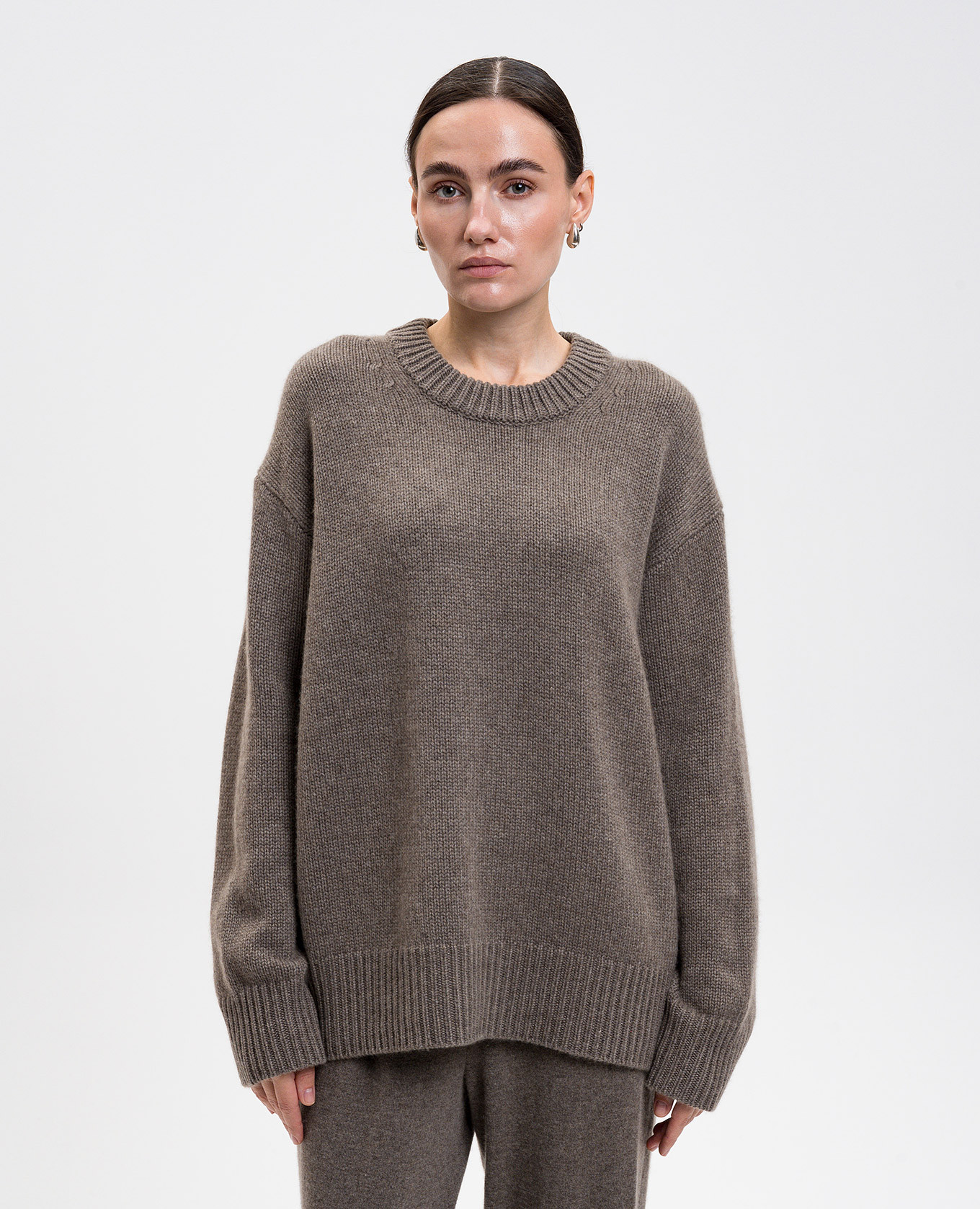 Renske brown cashmere sweater LISA YANG
Renske brown cashmere sweater LISA YANG