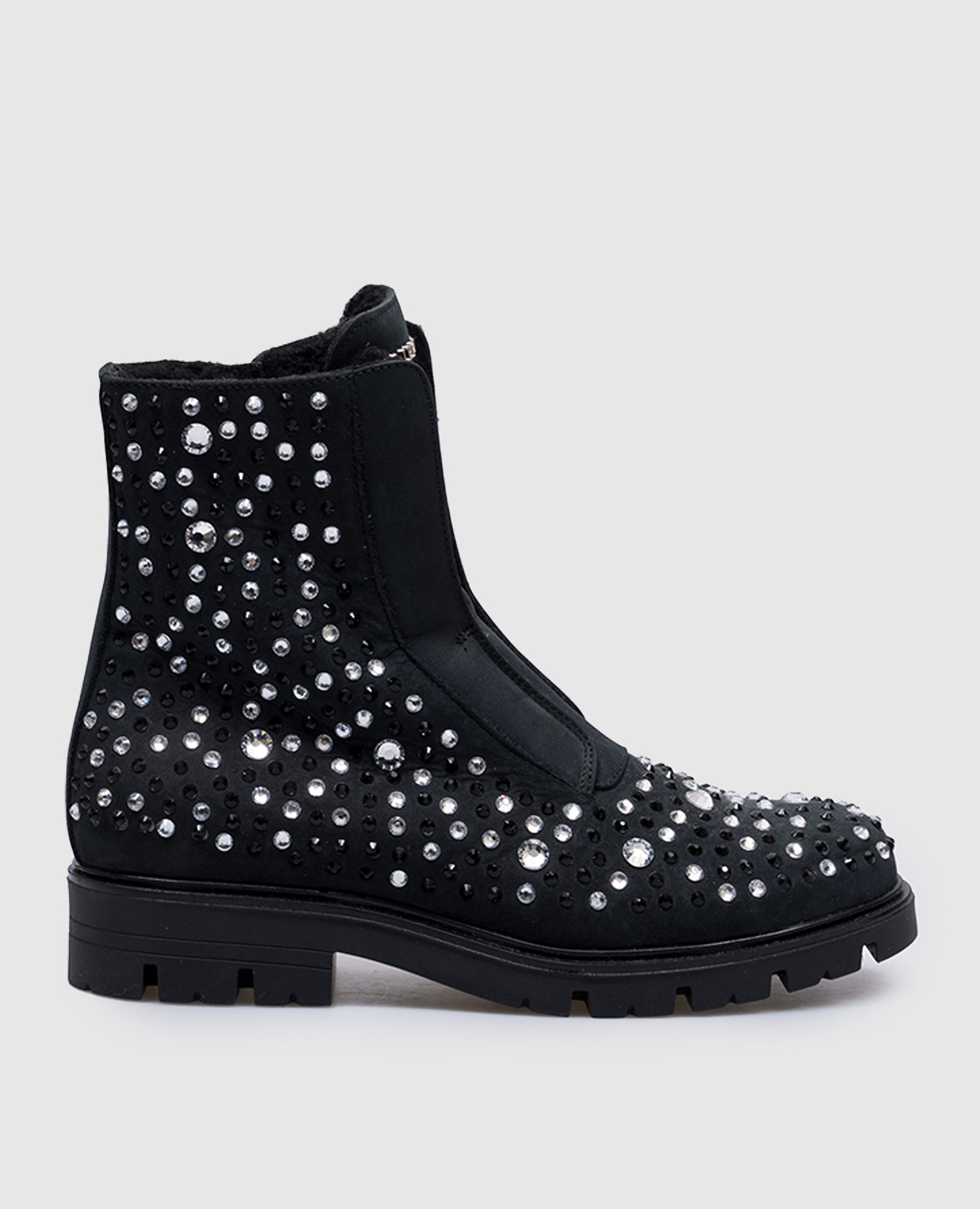 Children's black boots made of nubuck on fur with crystals Philipp Plein, Черный
Children's black boots made of nubuck on fur with crystals Philipp Plein, Черный