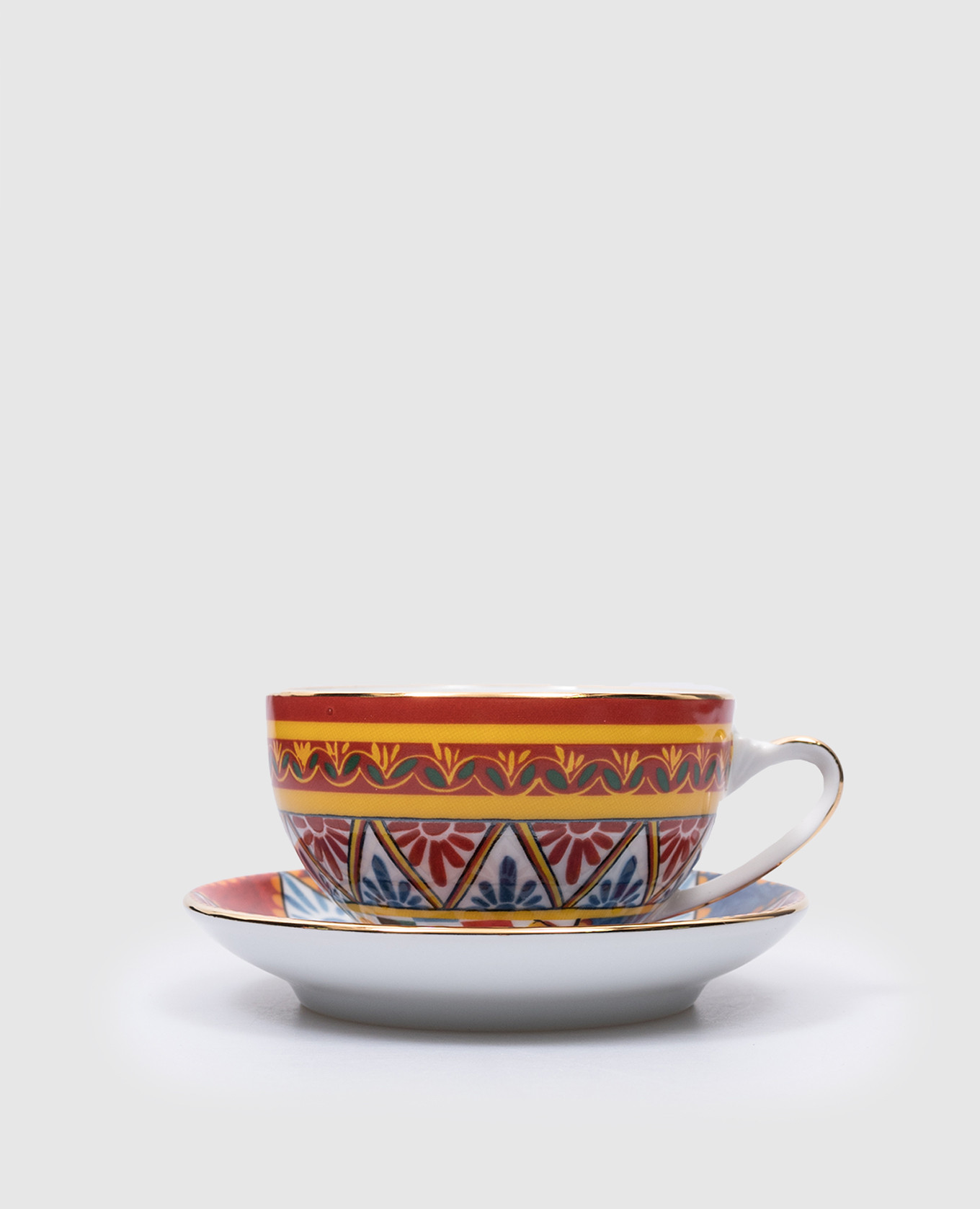Porcelain tea set of cup and saucer with Carretto branded print Dolce&Gabbana, White
Porcelain tea set of cup and saucer with Carretto branded print Dolce&Gabbana, White