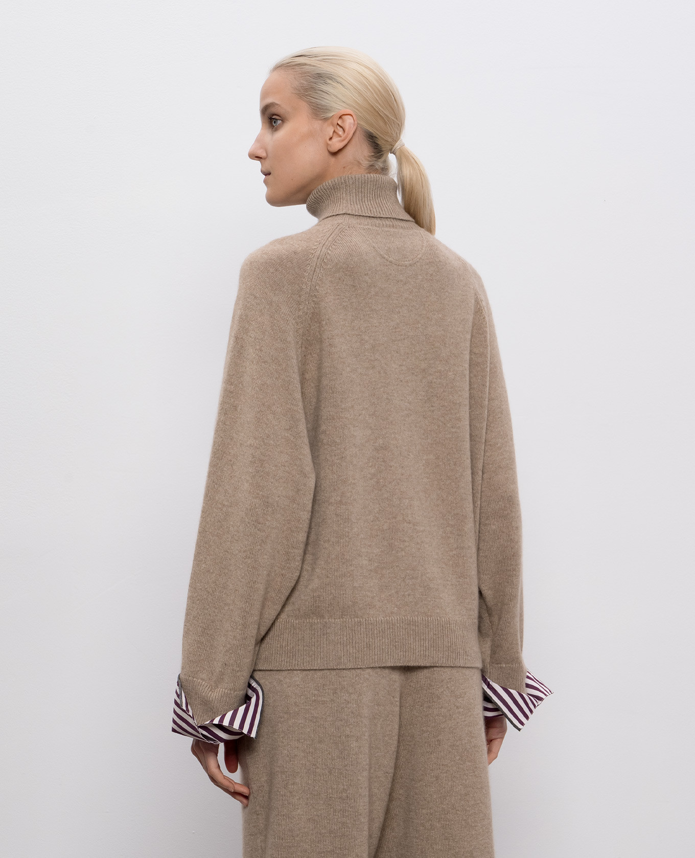 Beige cashmere sweater with cuffs Brunello Cucinelli
Beige cashmere sweater with cuffs Brunello Cucinelli