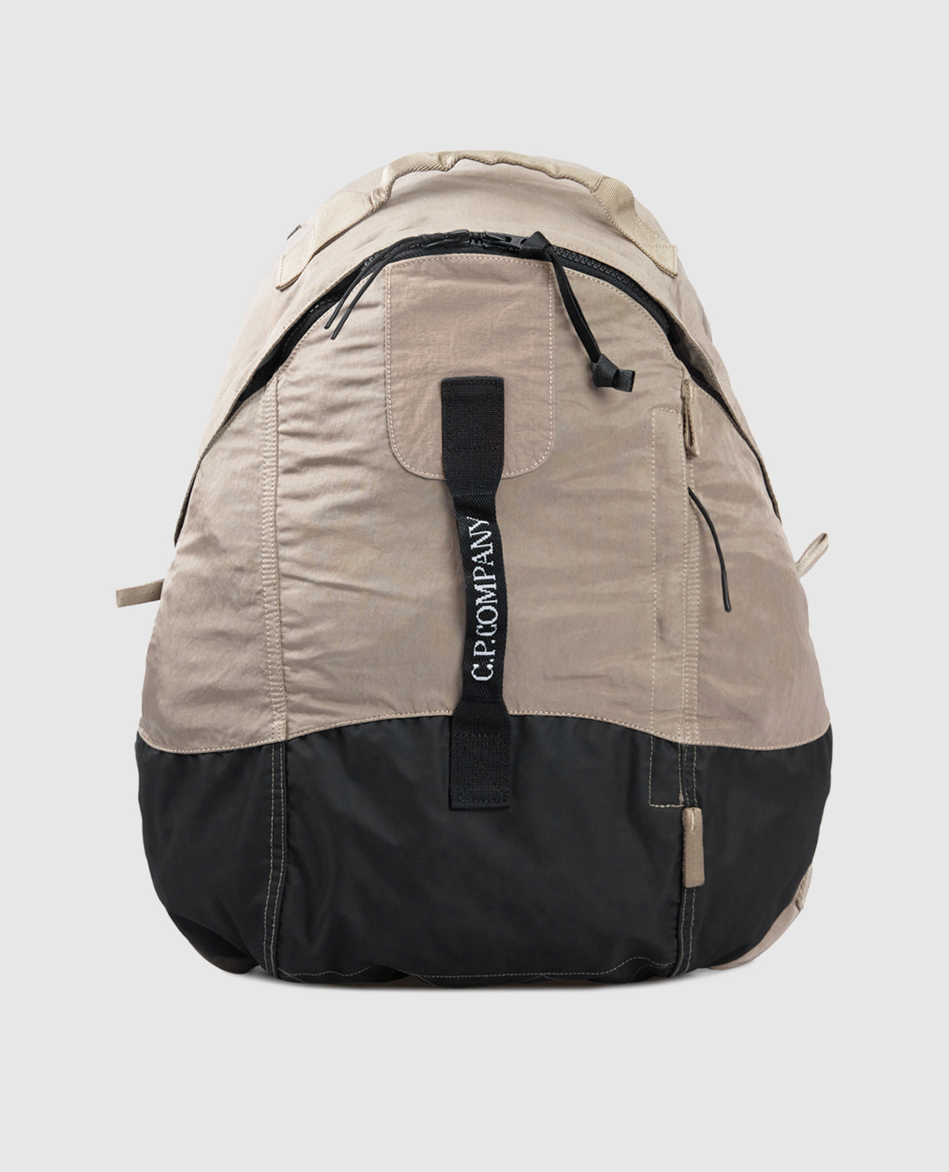 Khaki backpack with logo C.P. Company
Khaki backpack with logo C.P. Company