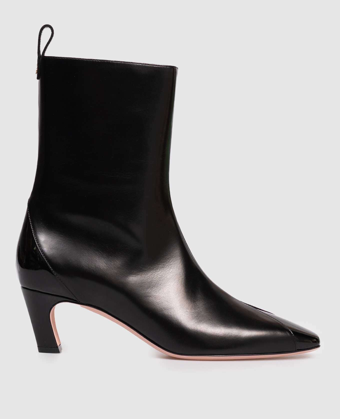 Black leather ankle boots with patent leather inserts Bally
Black leather ankle boots with patent leather inserts Bally