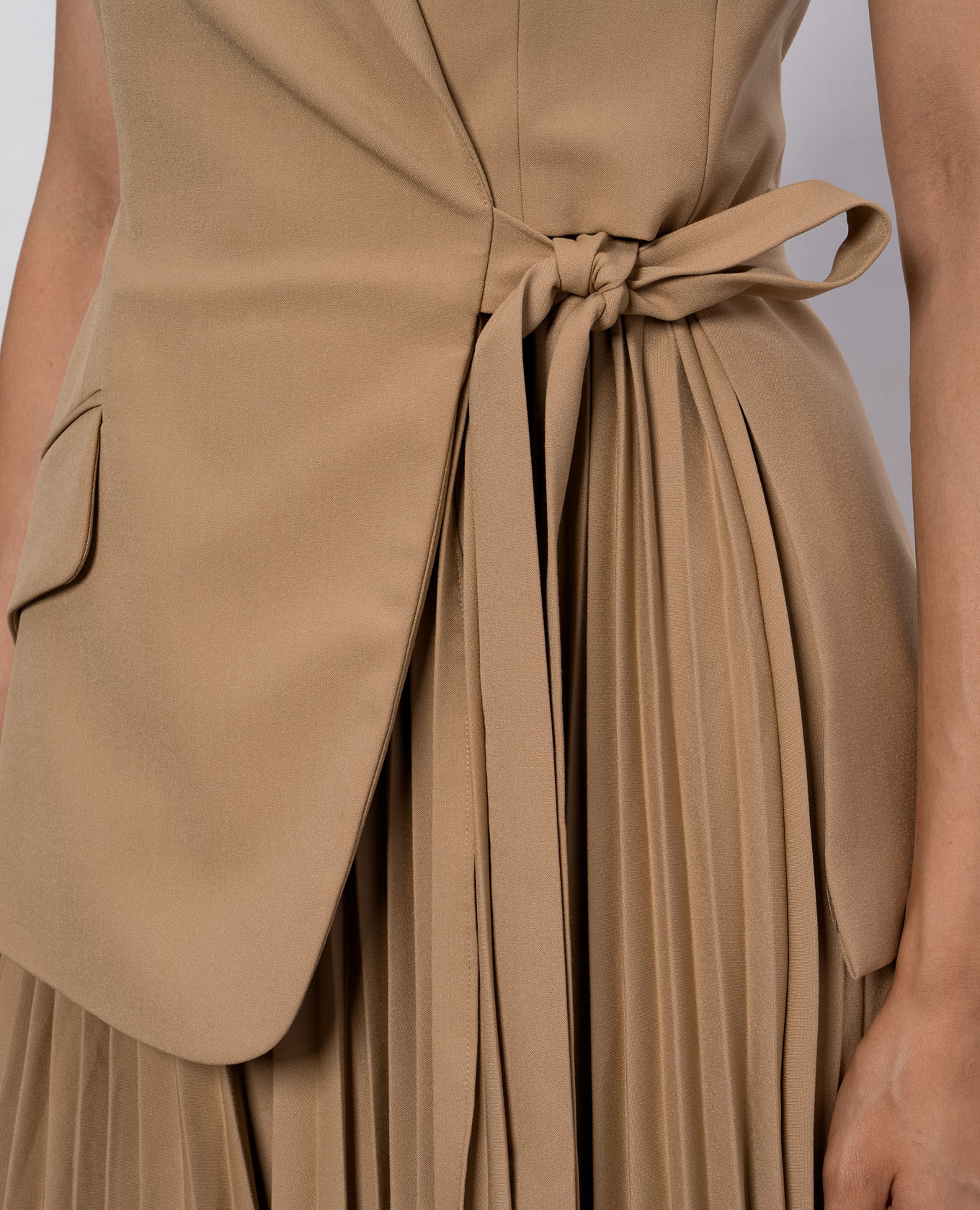 

Beige dress with a smell Eman Simkhai