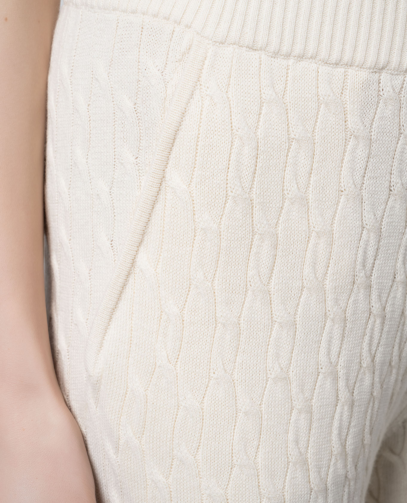 Beige pants in a textured pattern Ballantyne 5