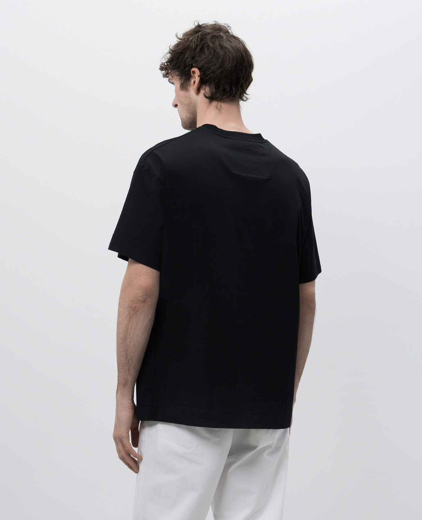 

Black T-shirt with contrast logo embroidery Givenchy