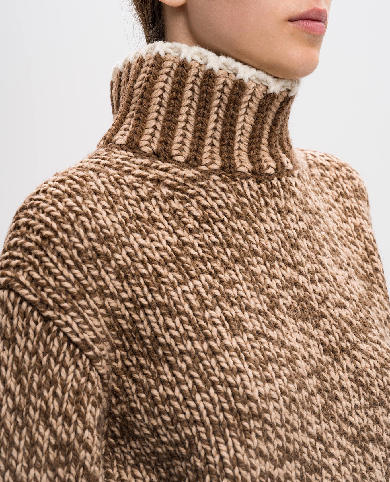 

Brown sweater with wool Moncler