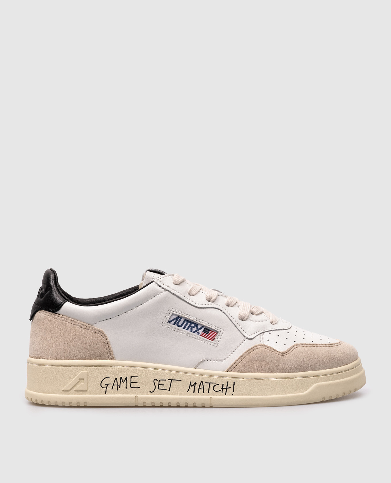 Medalist white leather sneakers with logo embroidery autry