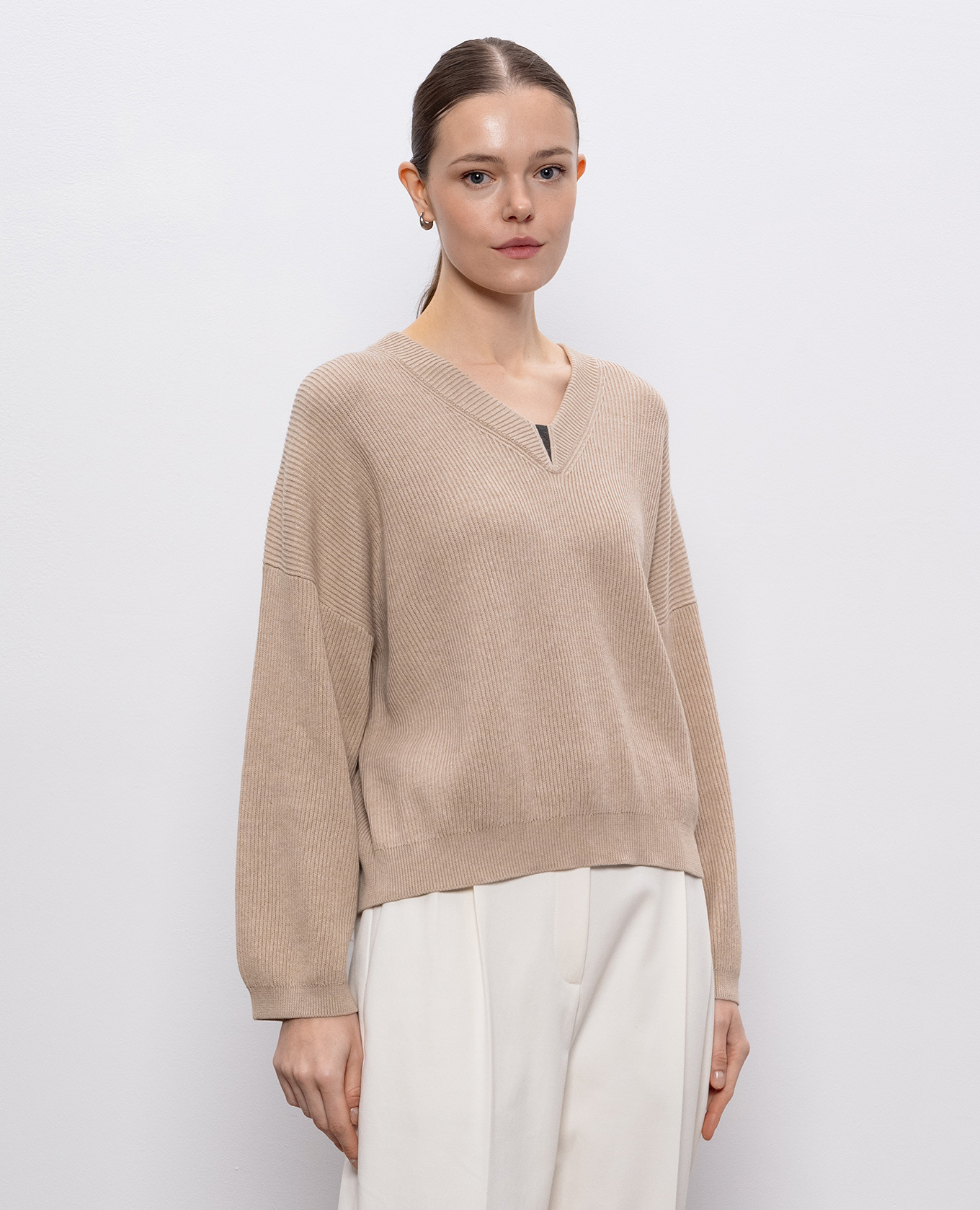 

Beige ribbed pullover with monil chain Brunello Cucinelli