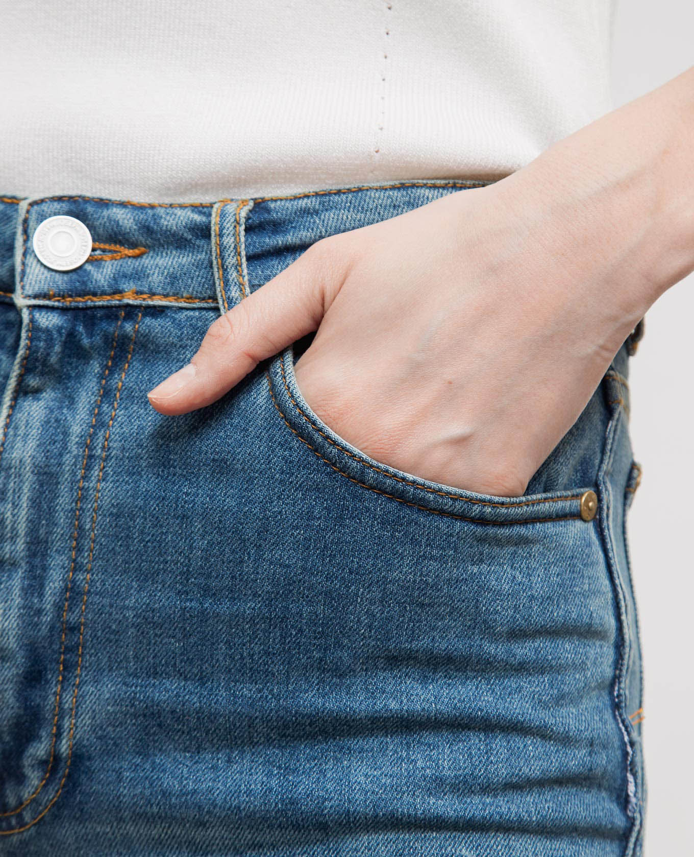 Blue jeans with a distressed effect JOSEPH 5