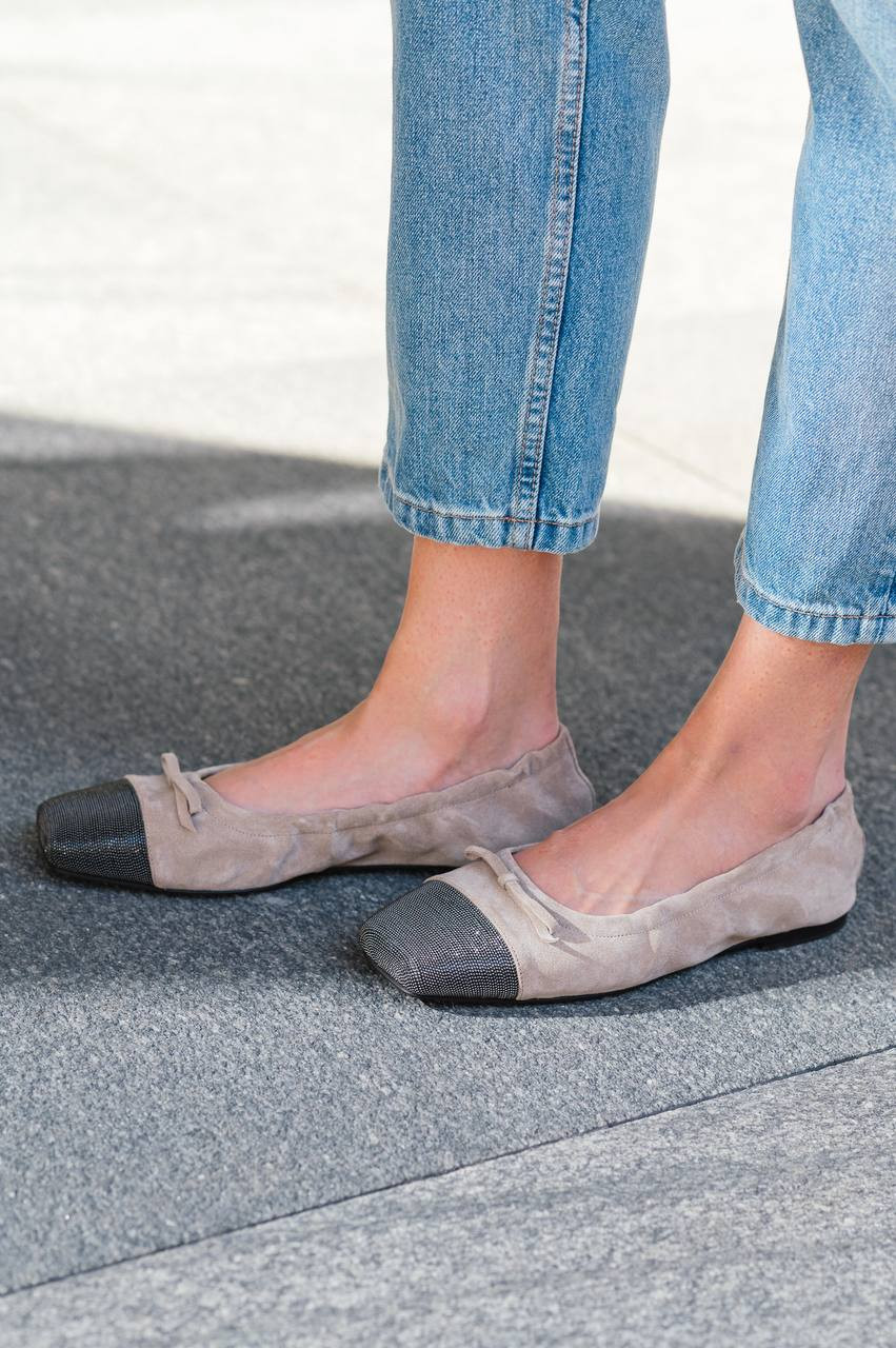 

Beige suede ballet flats with monil chain Brunello Cucinelli
