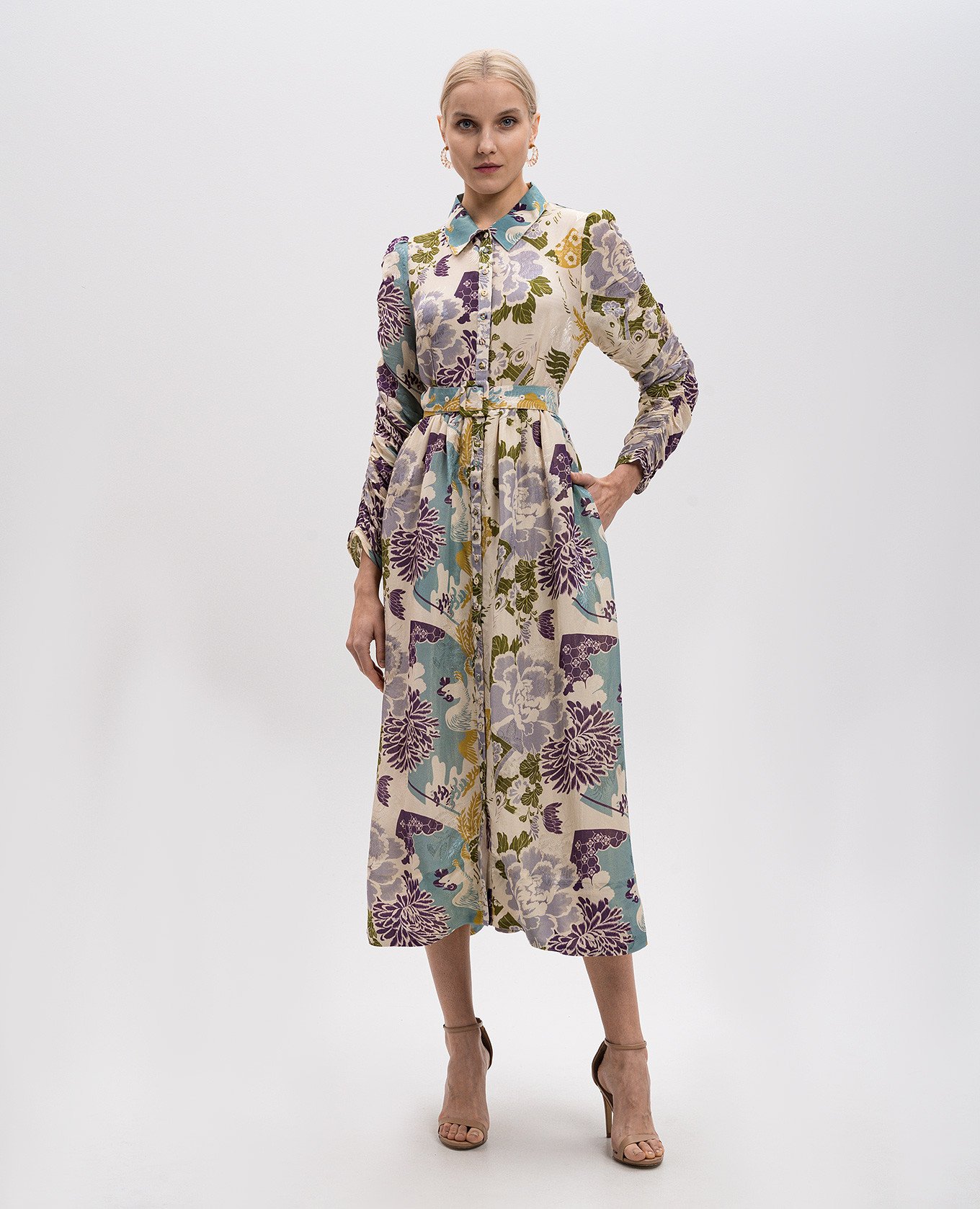 

Beige floral print shirt dress with lurex byTimo