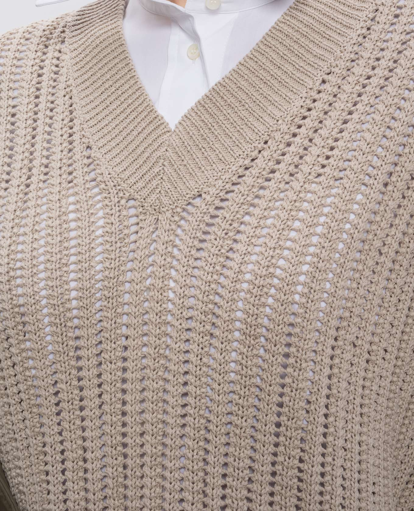 

Beige pullover with monil chain Brunello Cucinelli