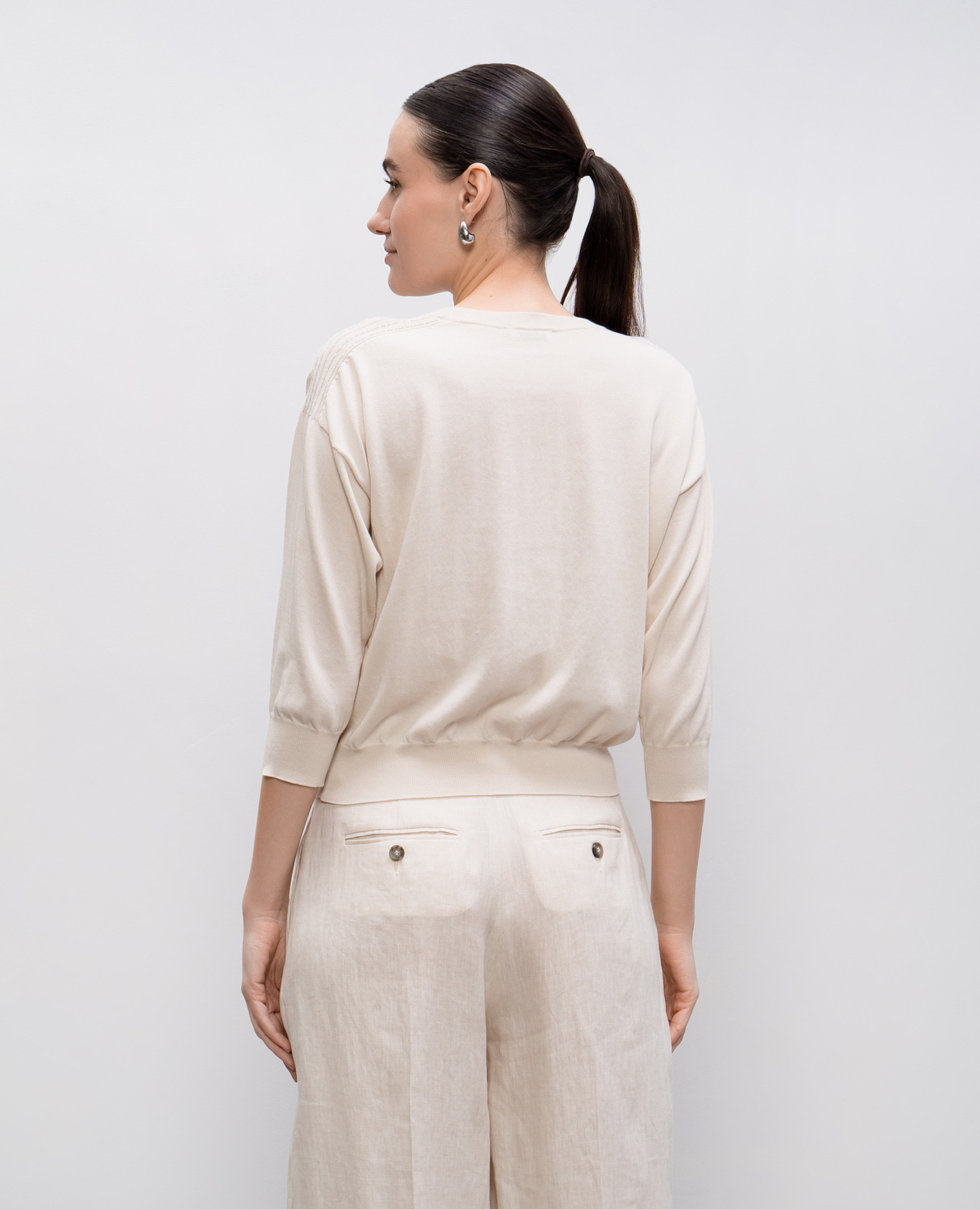 

Beige jumper with monil chain Peserico