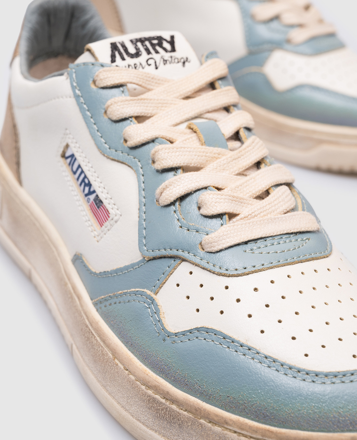 

White leather sneakers MEDALIST LOW SUPER VINTAGE AUTRY