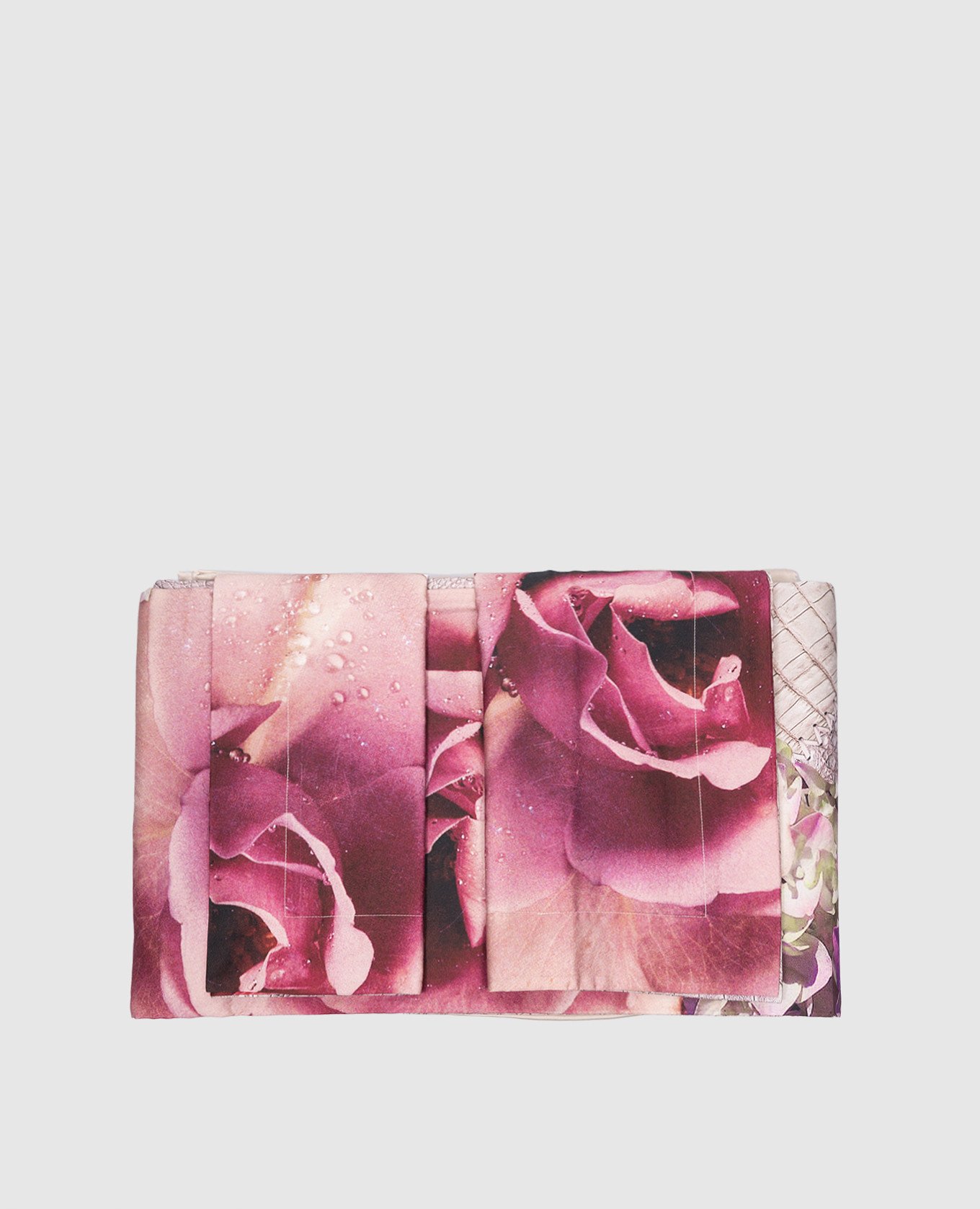 

A set of bed linen in an animalistic and floral print Roberto Cavalli, White