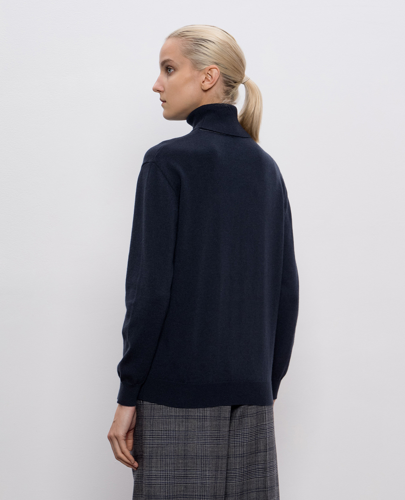 

Blue cashmere turtleneck with monil chain Brunello Cucinelli