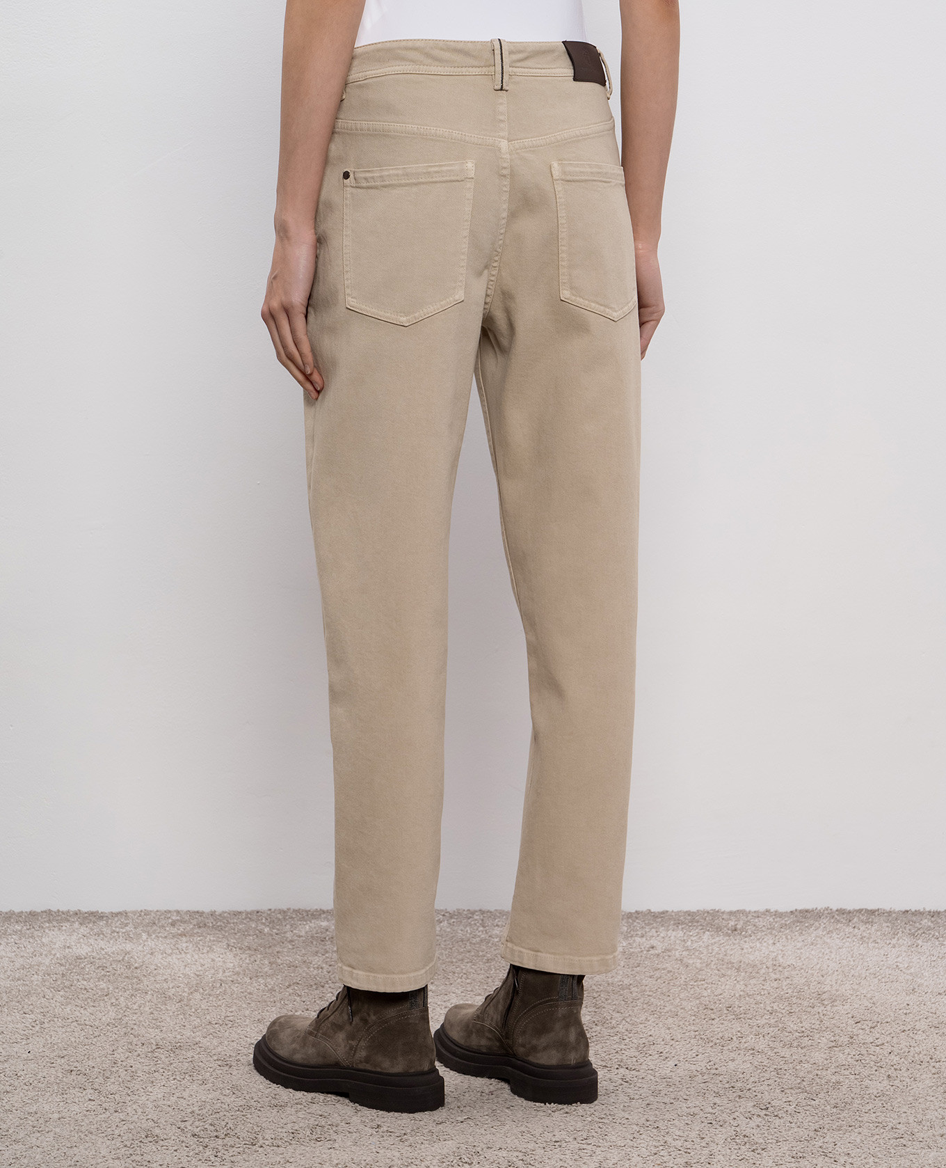 

Beige jeans with logo patch Brunello Cucinelli