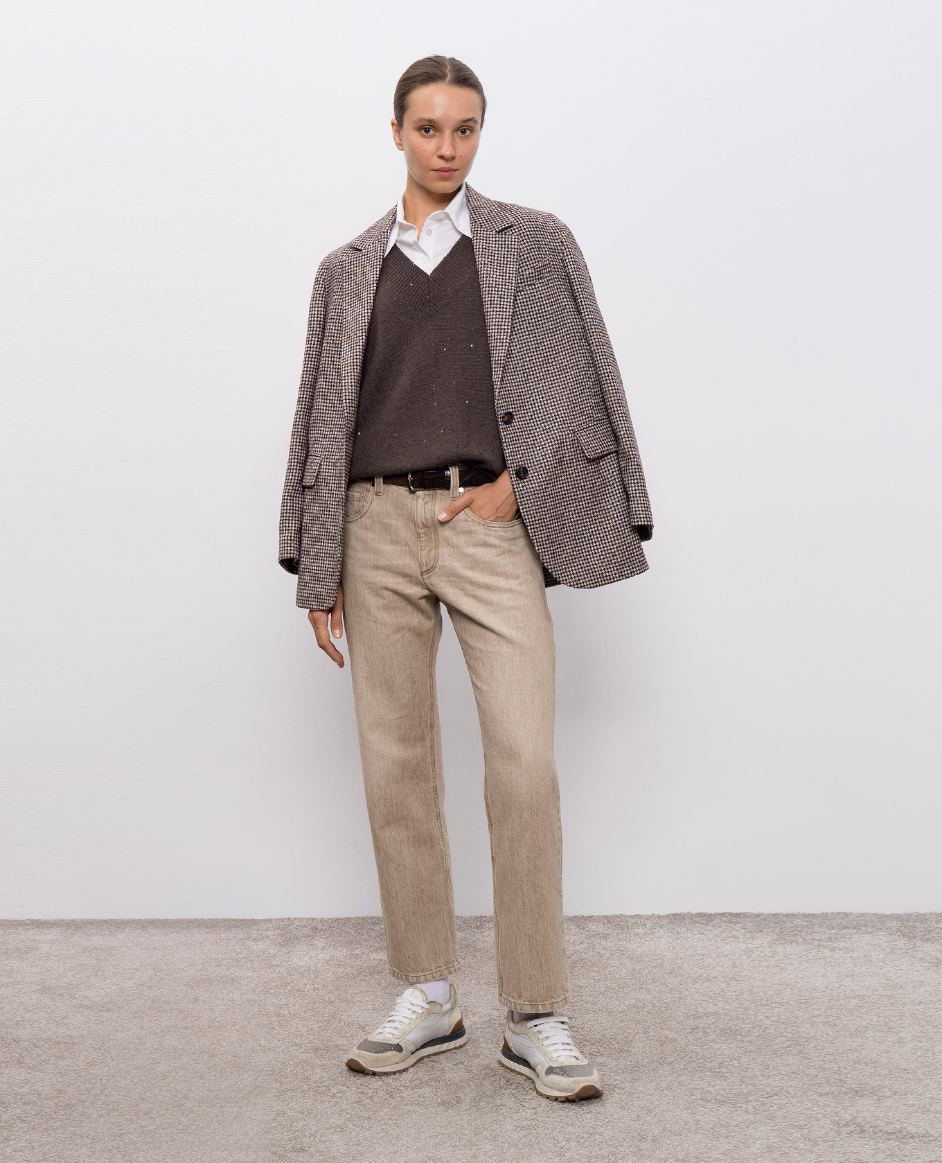 

Beige jeans with logo patch Brunello Cucinelli