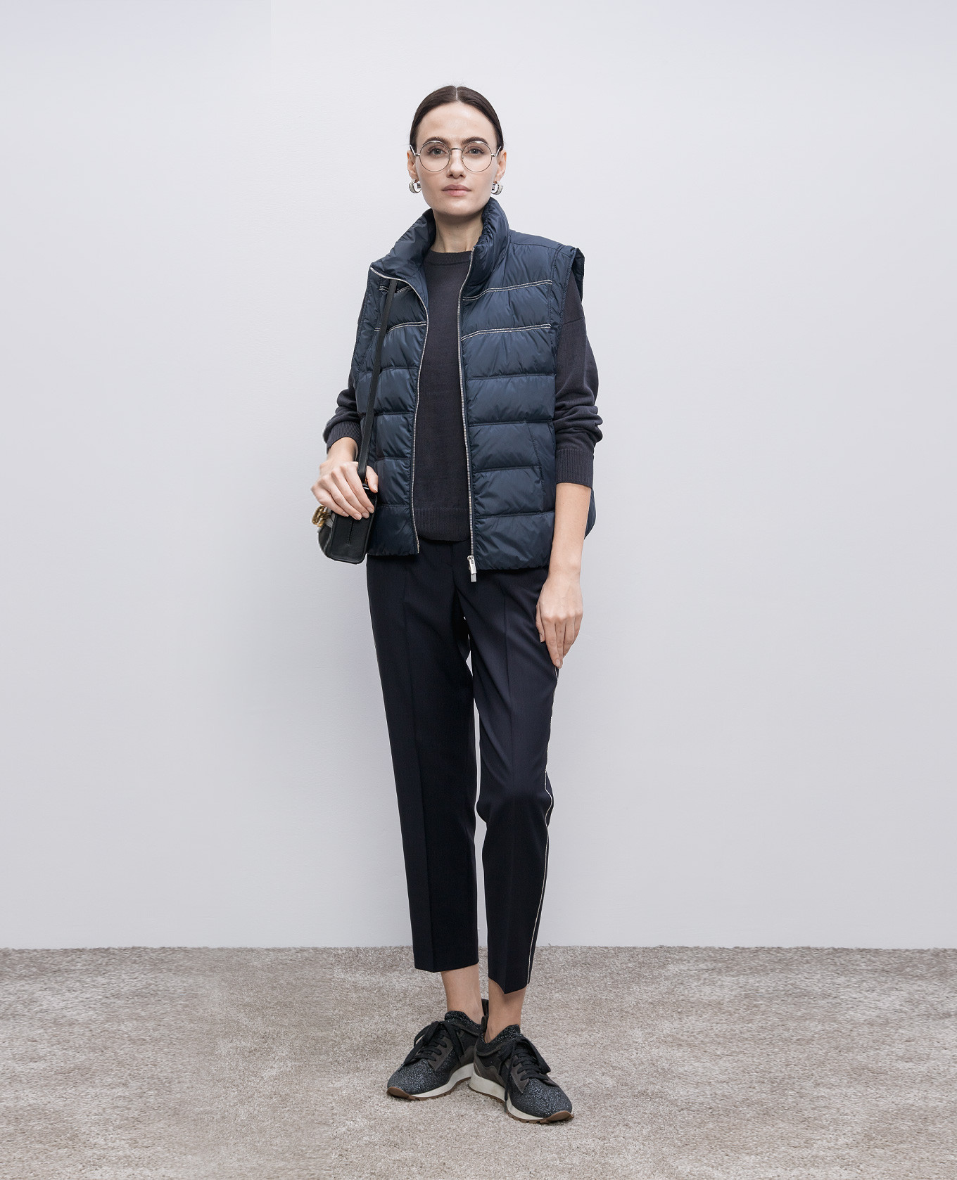 

Blue linen jumper with monil chain Peserico