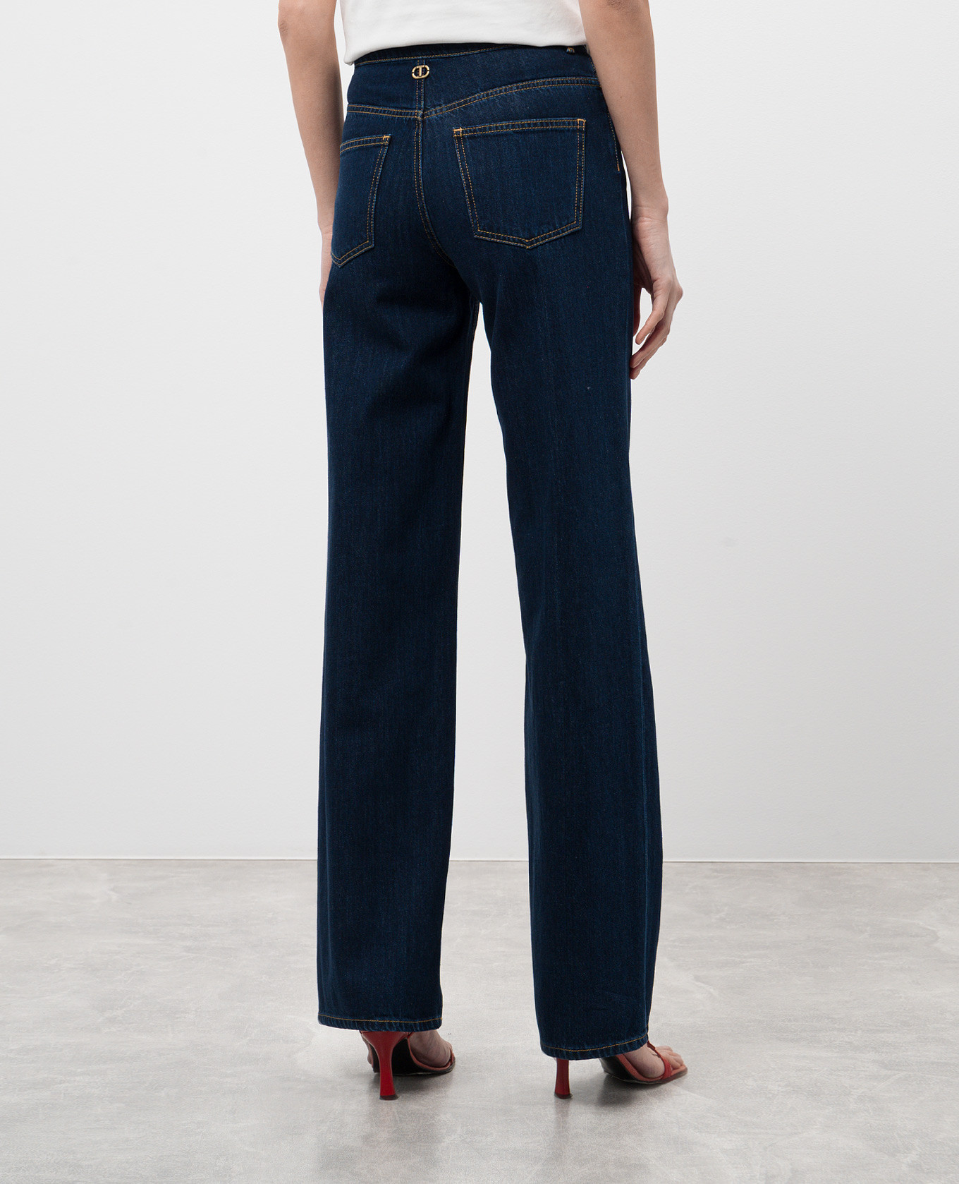 

Blue jeans with emblem Twinset