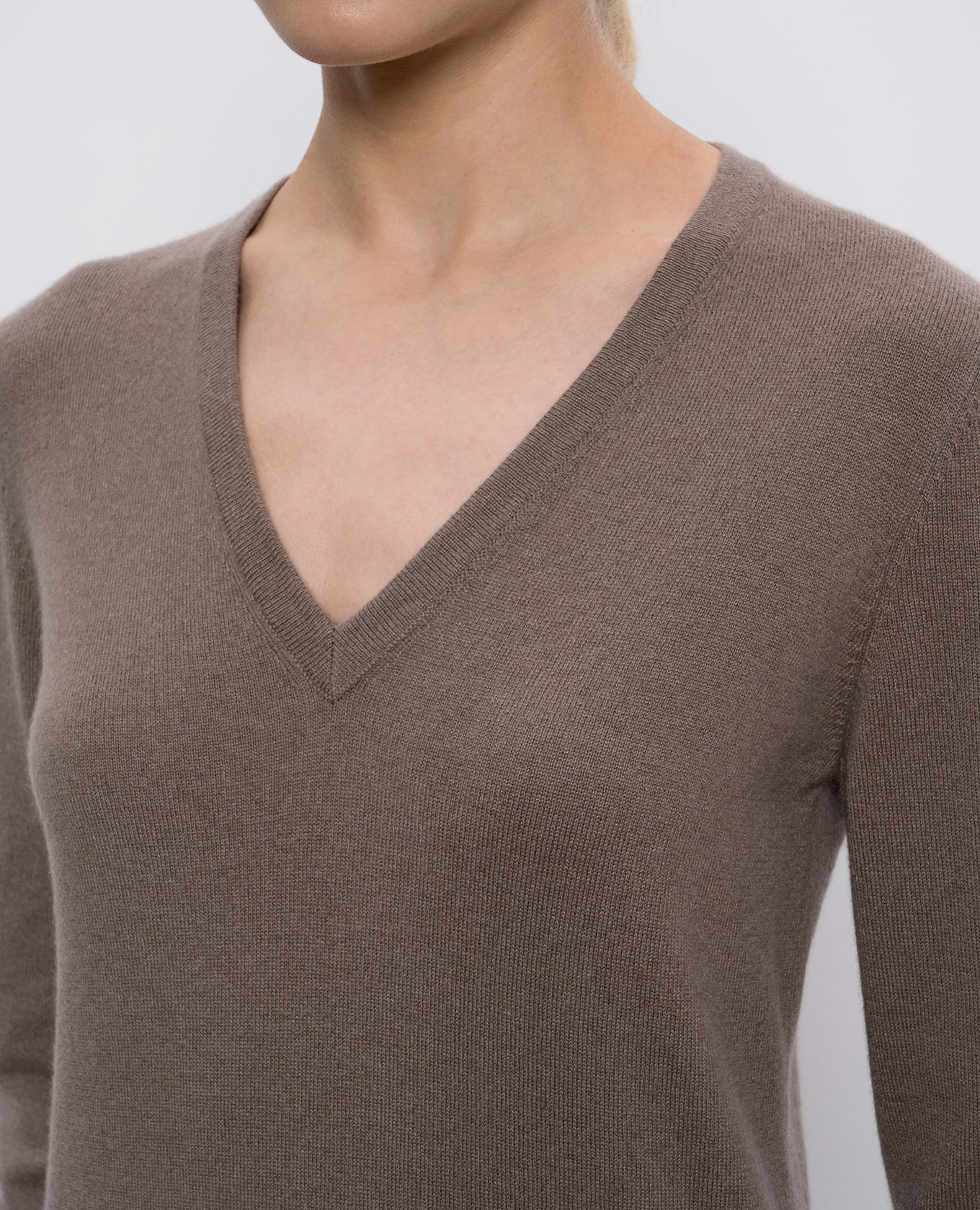 

Brown cashmere pullover with monil chain Brunello Cucinelli