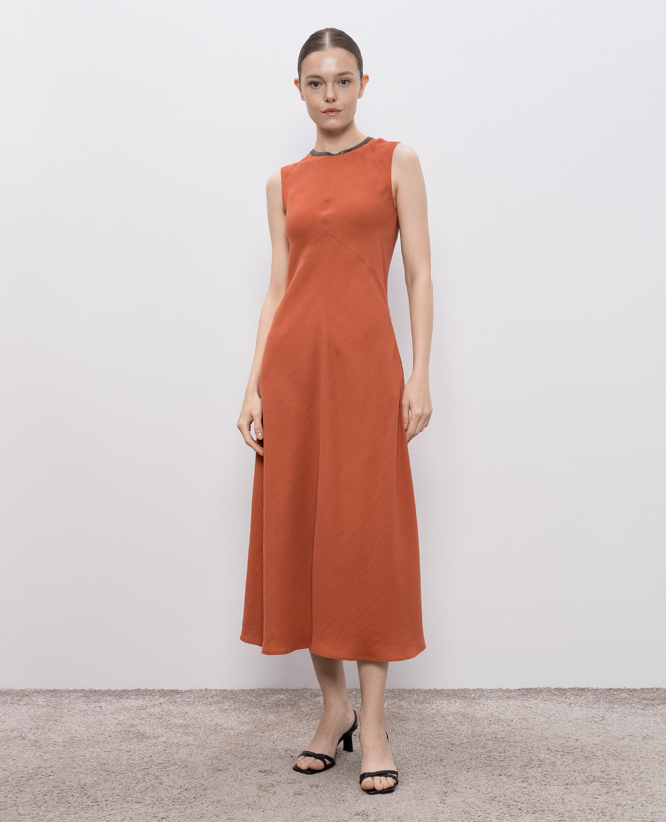 

Orange linen midi dress with monil chain Brunello Cucinelli
